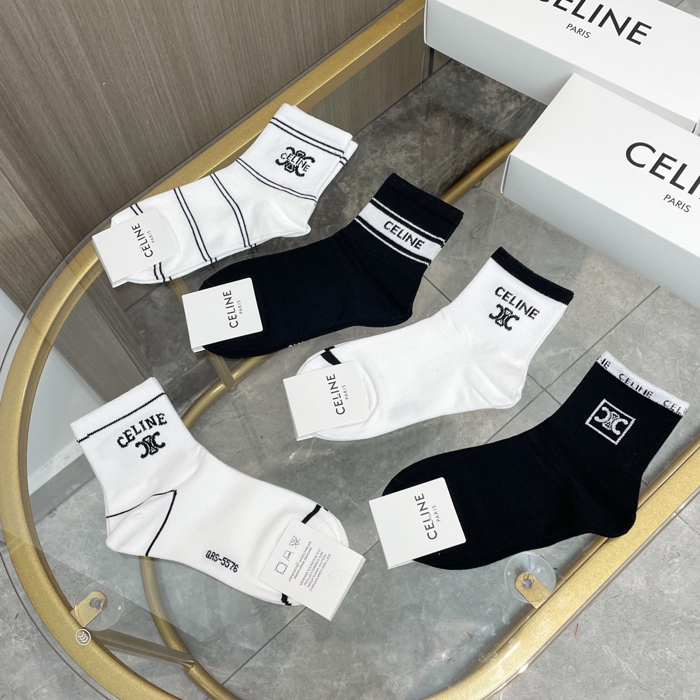 配包装【一盒五双】🌟Celine赛琳 爆款中筒袜🌟高版本 ～好看到爆炸 欧美大牌中筒袜🔥🌟潮人必不能少的