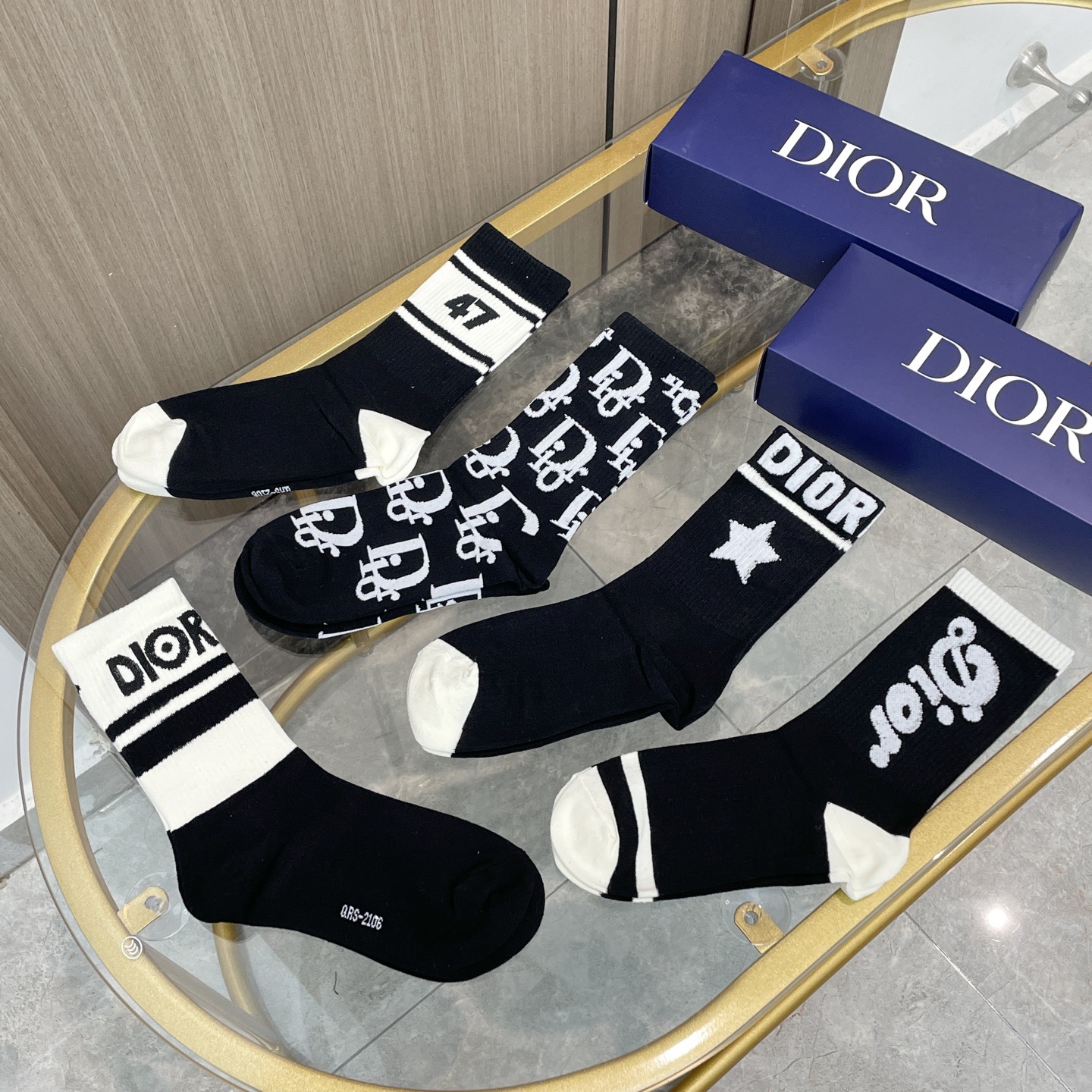 配包装【一盒五双】🌟欧美大牌 Dior迪奥 好看到爆炸欧美大牌高筒袜🔥男女款🌟潮人必不能少的专柜代购品质