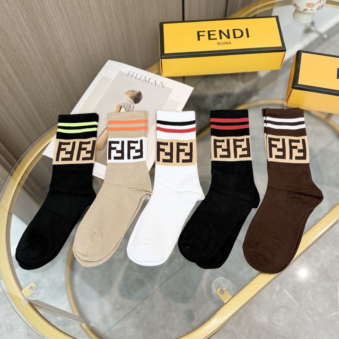 配包装【一盒五双】FENDI · 芬迪❗️大F新品高筒袜子❗️超级经典的双F标志，纯棉材质制造，透气舒适