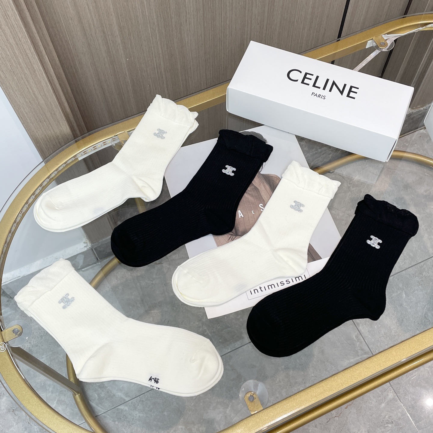 配包装【一盒四双】CELINE · 赛琳❗️高品质🔥超级爆款网红袜子❗️ce家官网同步烫画字母中筒袜，i