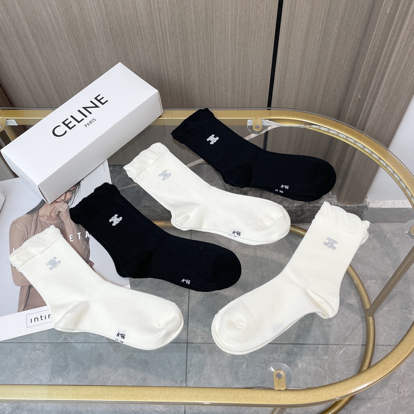 配包装【一盒四双】CELINE · 赛琳❗️高品质🔥超级爆款网红袜子❗️ce家官网同步烫画字母中筒袜，i