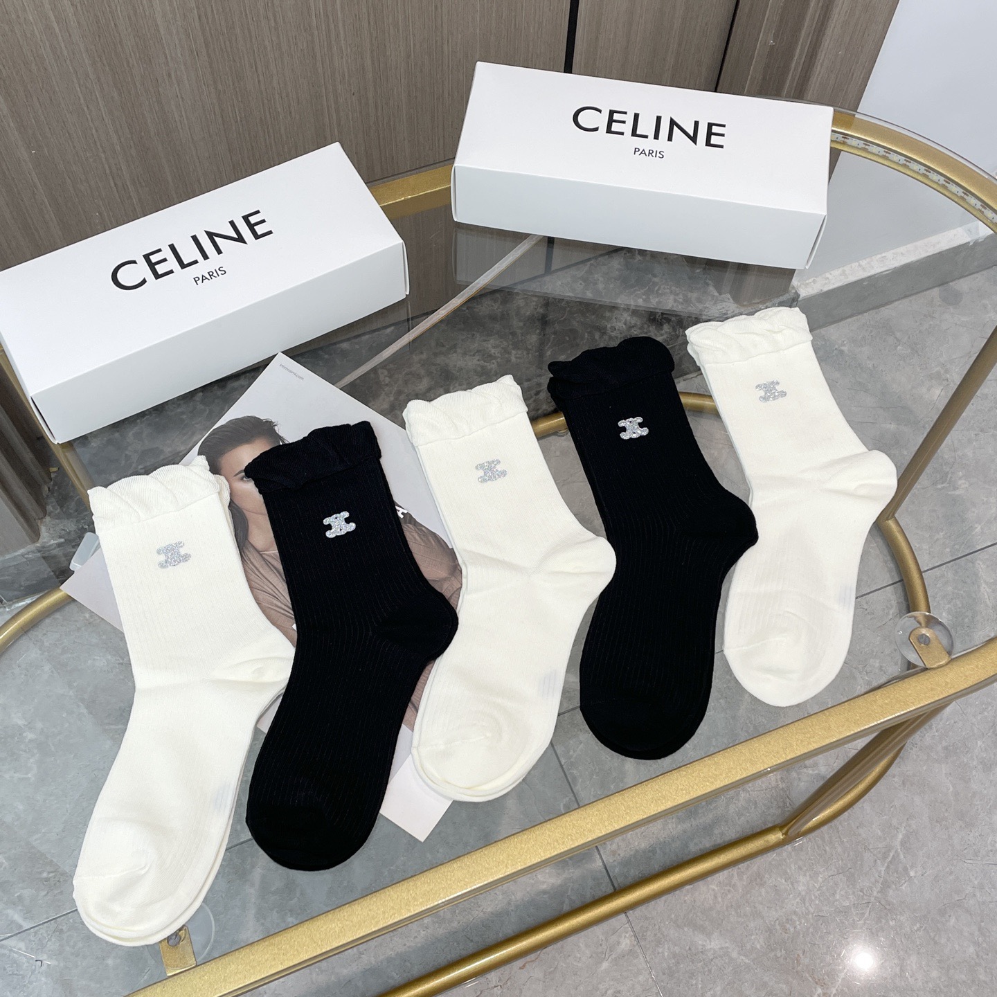 配包装【一盒四双】CELINE · 赛琳❗️高品质🔥超级爆款网红袜子❗️ce家官网同步烫画字母中筒袜，i