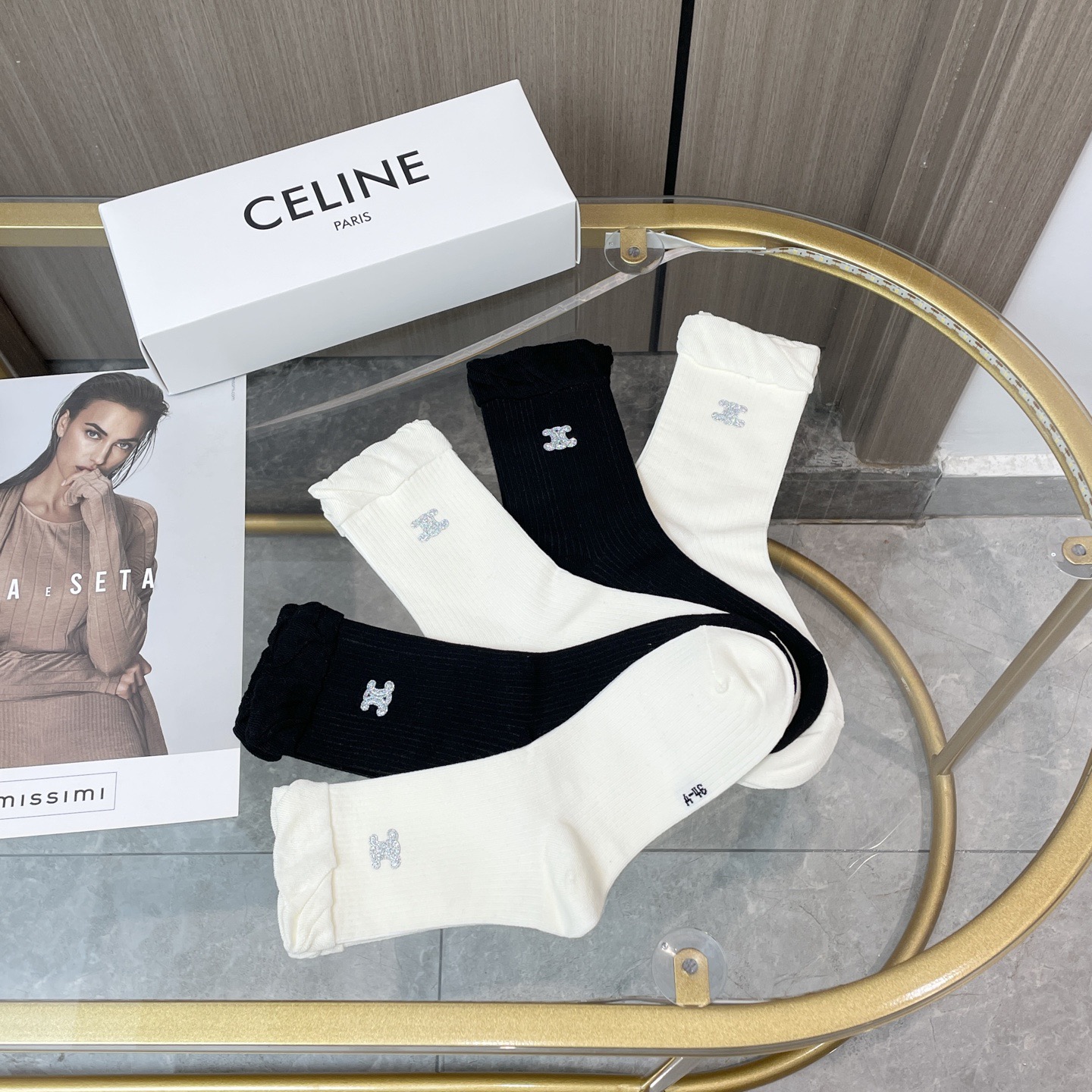 配包装【一盒四双】CELINE · 赛琳❗️高品质🔥超级爆款网红袜子❗️ce家官网同步烫画字母中筒袜，i