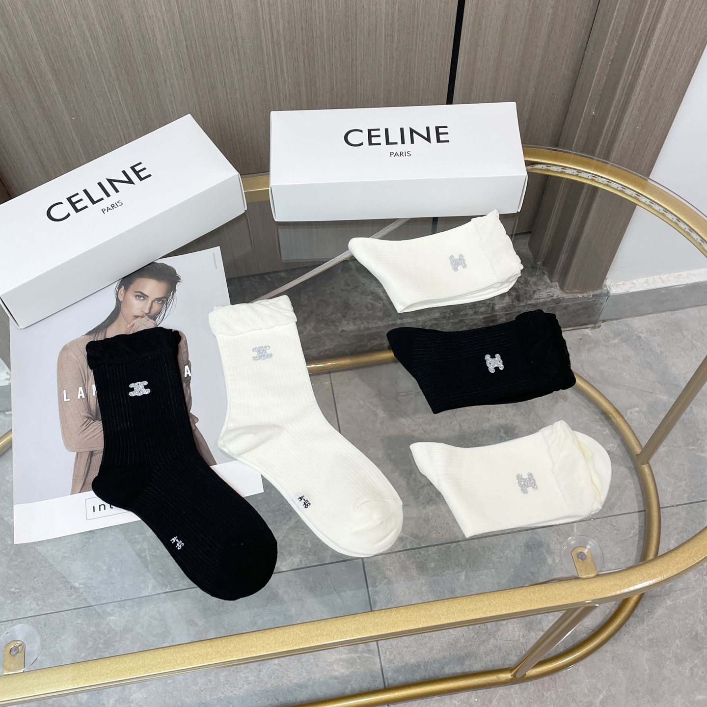 配包装【一盒四双】CELINE · 赛琳❗️高品质🔥超级爆款网红袜子❗️ce家官网同步烫画字母中筒袜，i