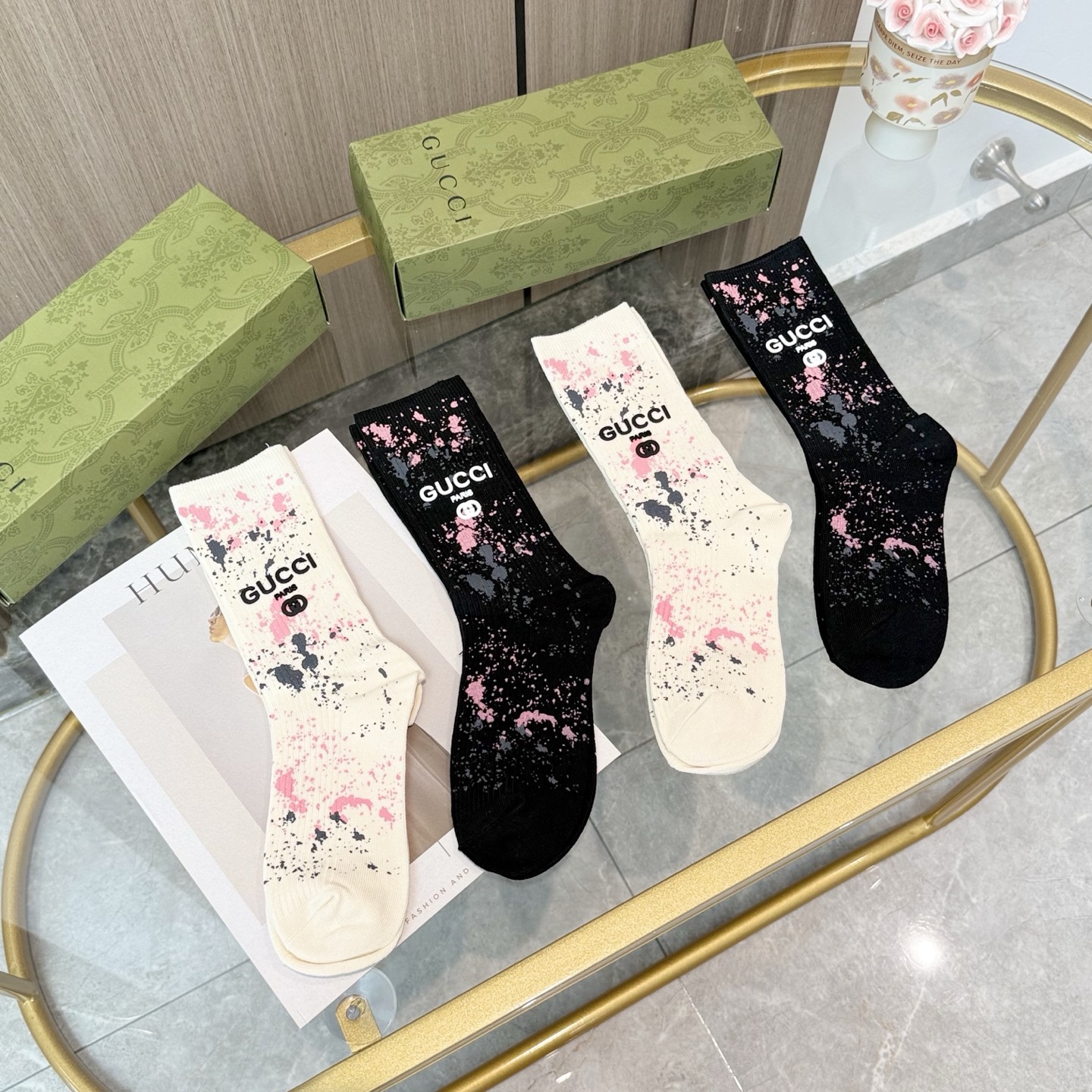 配包装【一盒四双】🌟GUCCI 古奇 爆款中筒袜🌟高版本 ～好看到爆炸 欧美大牌中筒袜🔥🌟潮人必不能少的