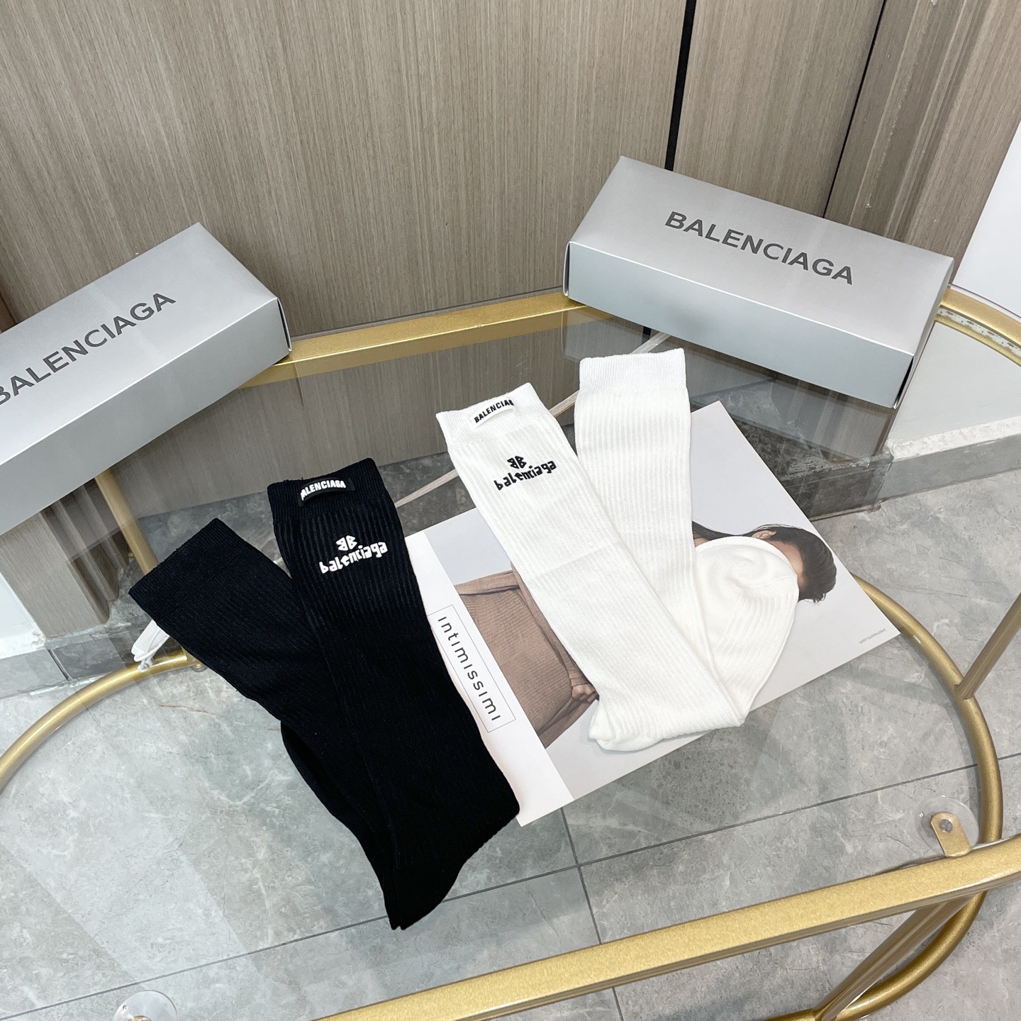 配包装【一盒二双】BALENCIAGA · 巴黎世家 ❗️超级爆款网红袜子 巴黎家官网同步硅胶字母小腿袜
