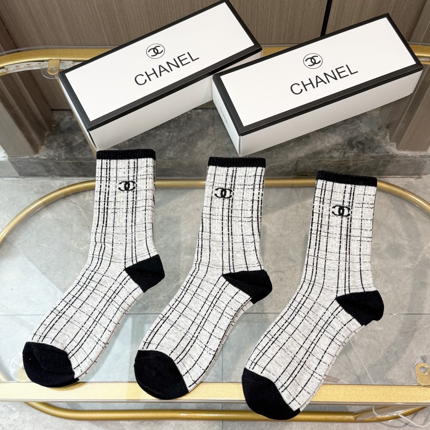 配包装【一盒三双】🌟CHANEL香奈儿 🌟网红爆款 ～好看到爆炸 欧美大牌中筒袜🔥🌟潮人必不能少的专柜代