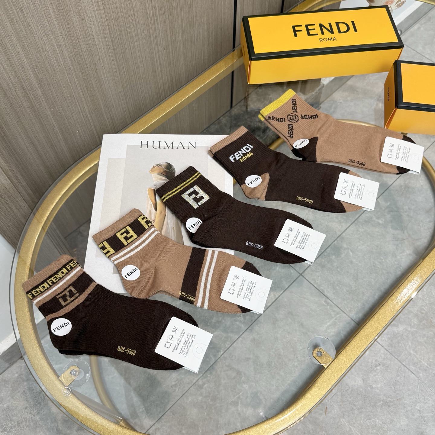 配包装【一盒五双】FENDI · 芬迪❗️大F新品男女款秋冬款中筒袜子❗️超级经典的双F标志，纯棉材质制