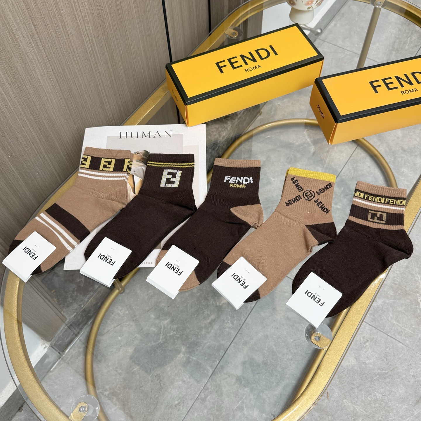 配包装【一盒五双】FENDI · 芬迪❗️大F新品男女款秋冬款中筒袜子❗️超级经典的双F标志，纯棉材质制
