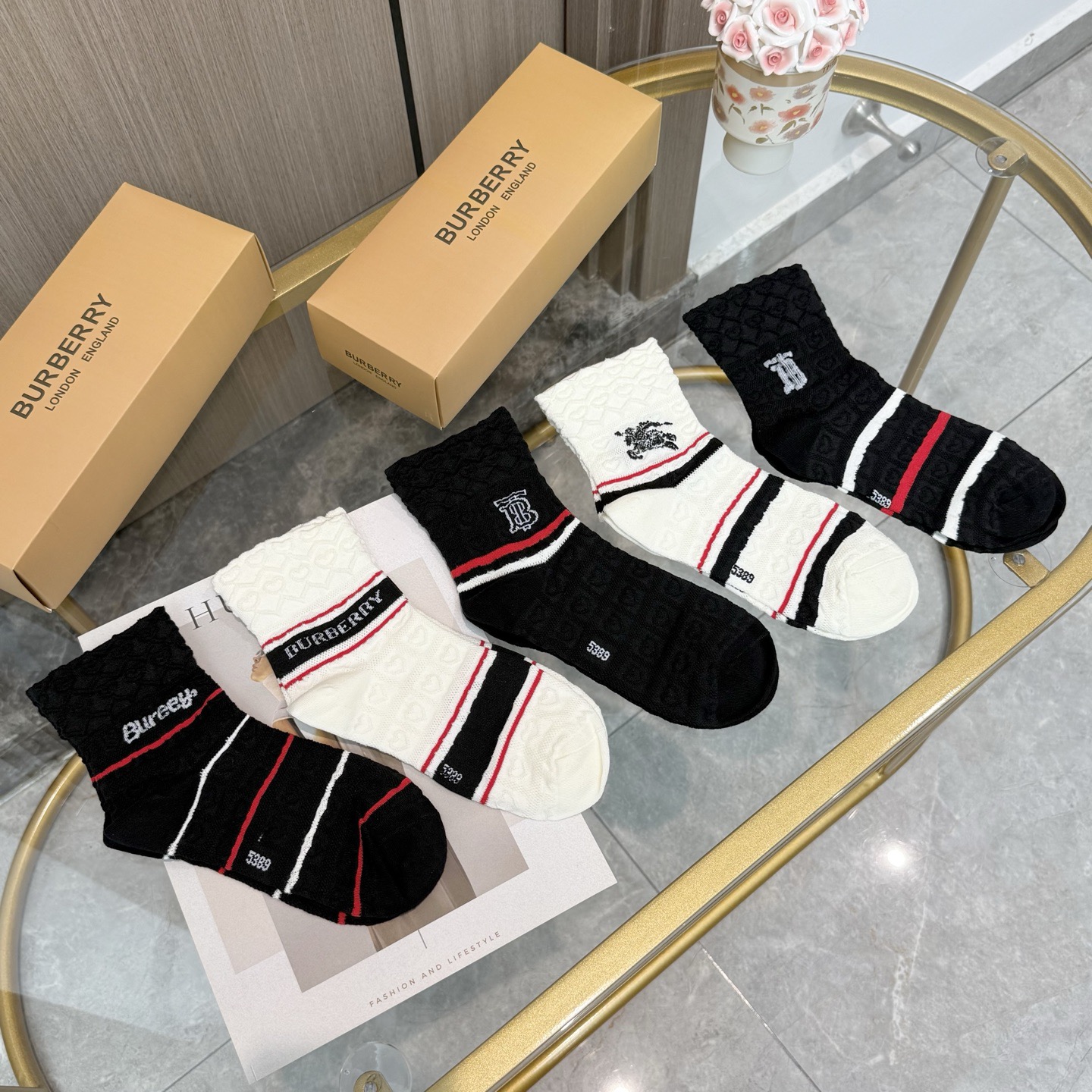 配包装【一盒五双】巴宝莉专柜最新款巴格中筒袜子❗️巴家专柜同步中筒袜，经典网红爆款袜子INS高端潮袜超抢