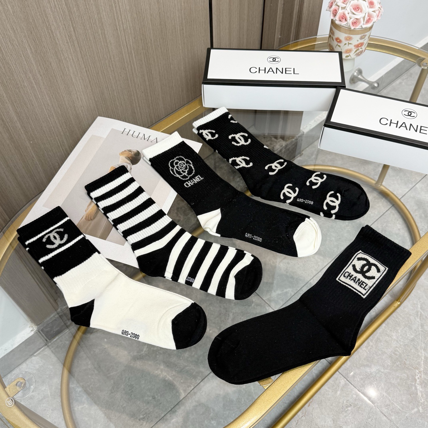 配包装【一盒五双】CHANEL · 香奈儿❗️高品质🔥超级爆款网红袜子❗️小香家官网同步字母中筒袜，in