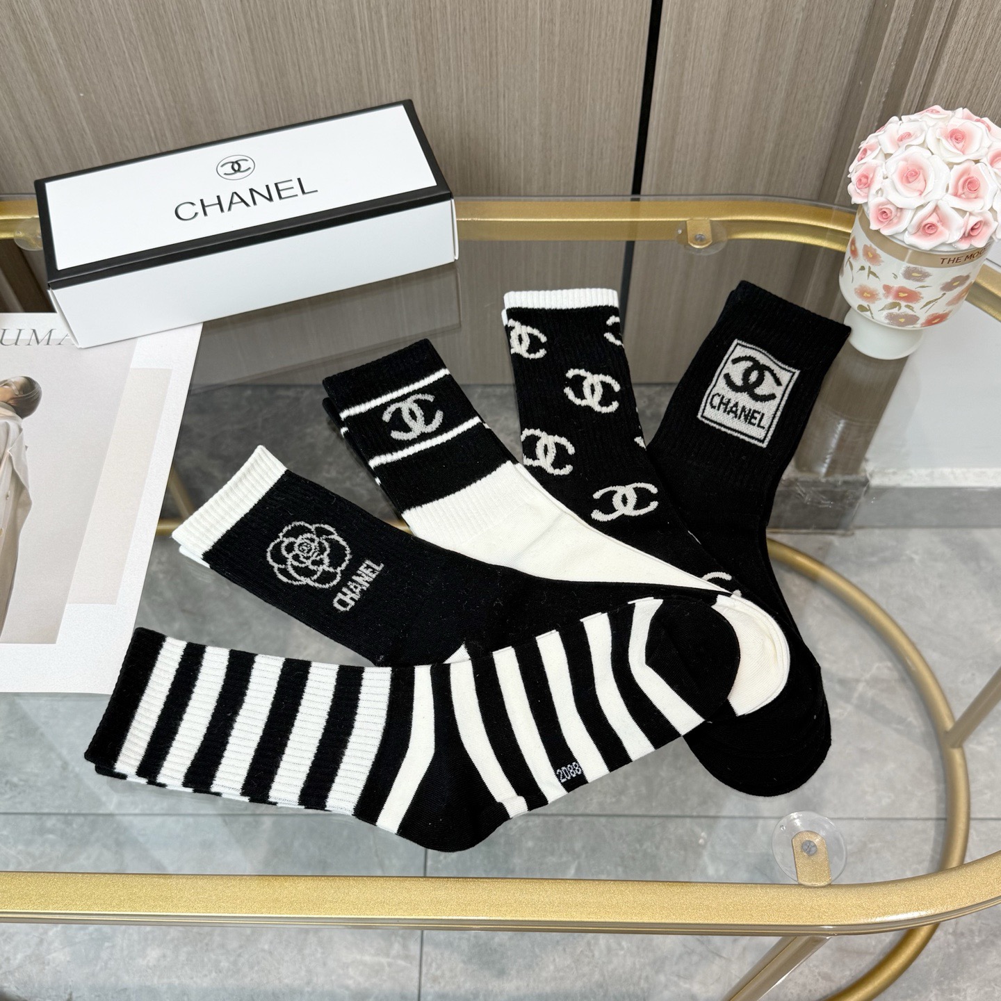 配包装【一盒五双】CHANEL · 香奈儿❗️高品质🔥超级爆款网红袜子❗️小香家官网同步字母中筒袜，in
