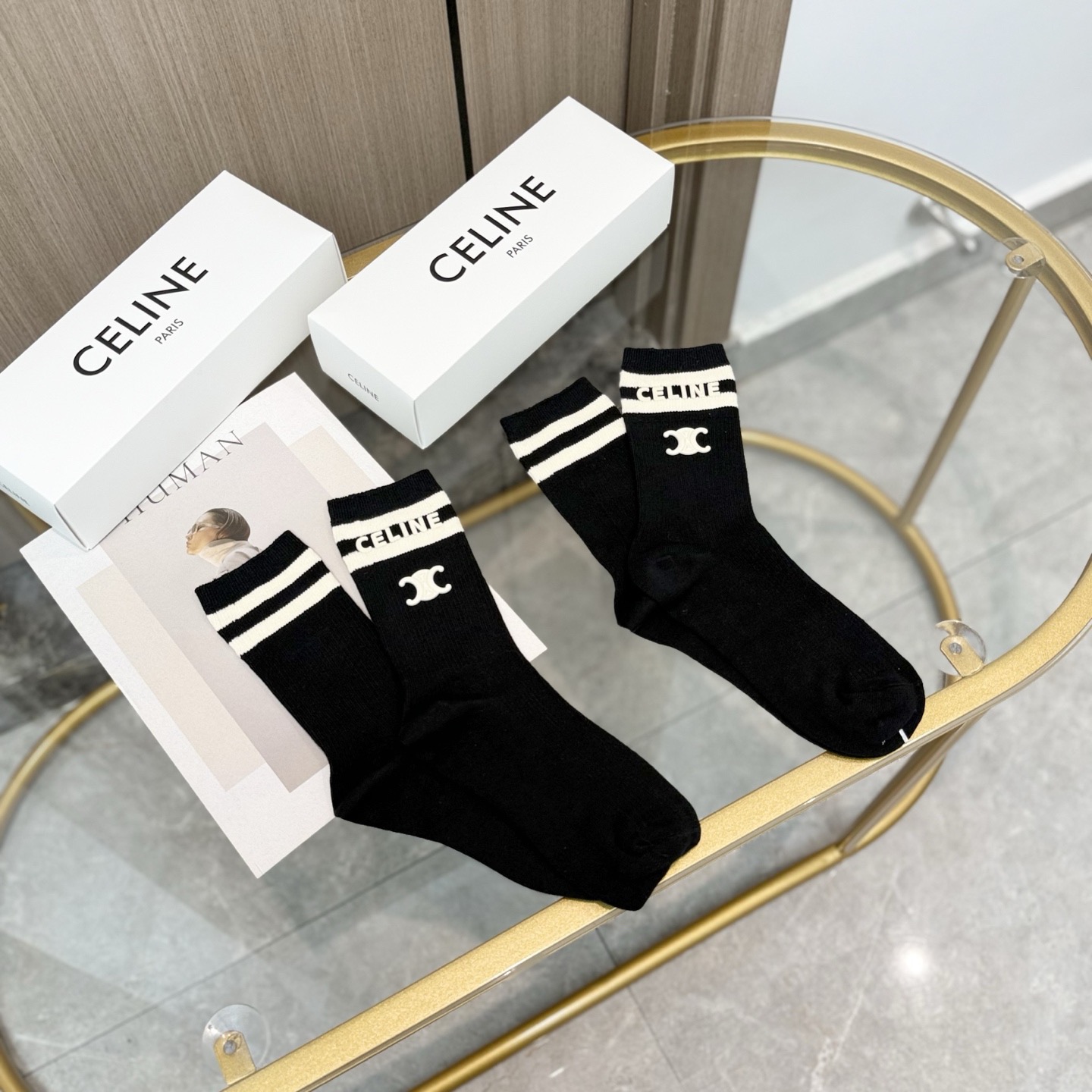 配包装【一盒二双】🌟Celine赛琳 爆款中筒袜🌟高版本 ～好看到爆炸 欧美大牌中筒袜🔥🌟潮人必不能少的