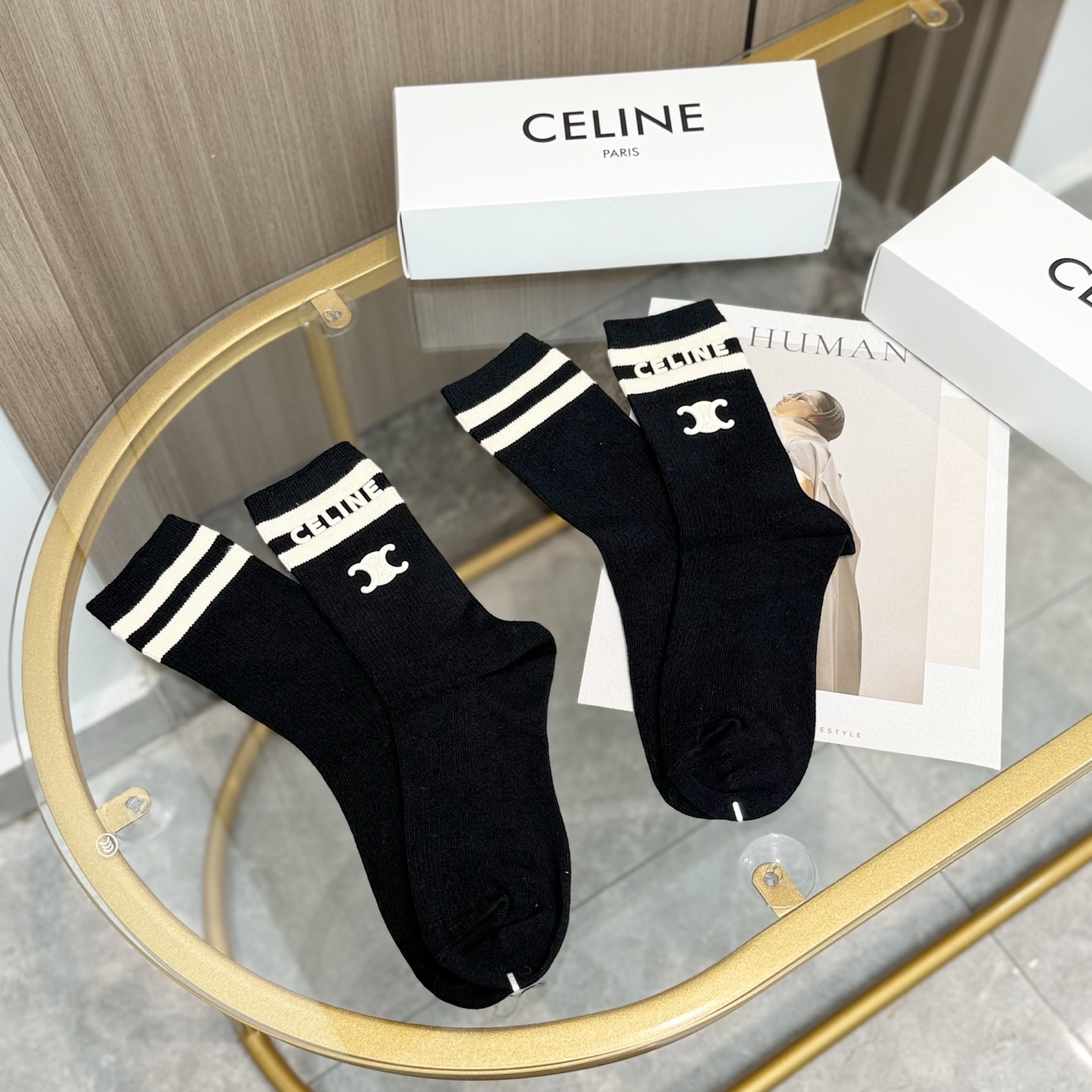 配包装【一盒二双】🌟Celine赛琳 爆款中筒袜🌟高版本 ～好看到爆炸 欧美大牌中筒袜🔥🌟潮人必不能少的