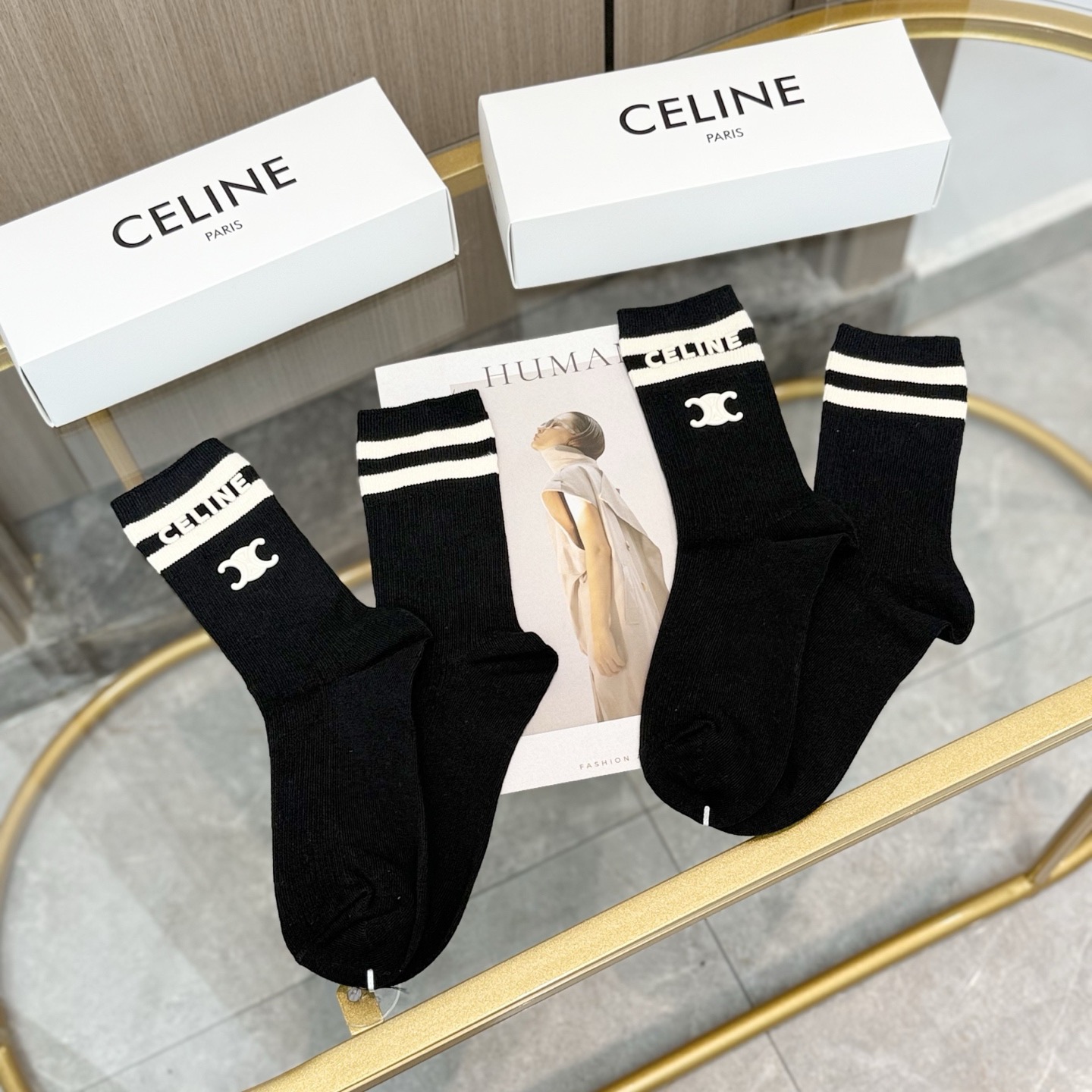 配包装【一盒二双】🌟Celine赛琳 爆款中筒袜🌟高版本 ～好看到爆炸 欧美大牌中筒袜🔥🌟潮人必不能少的