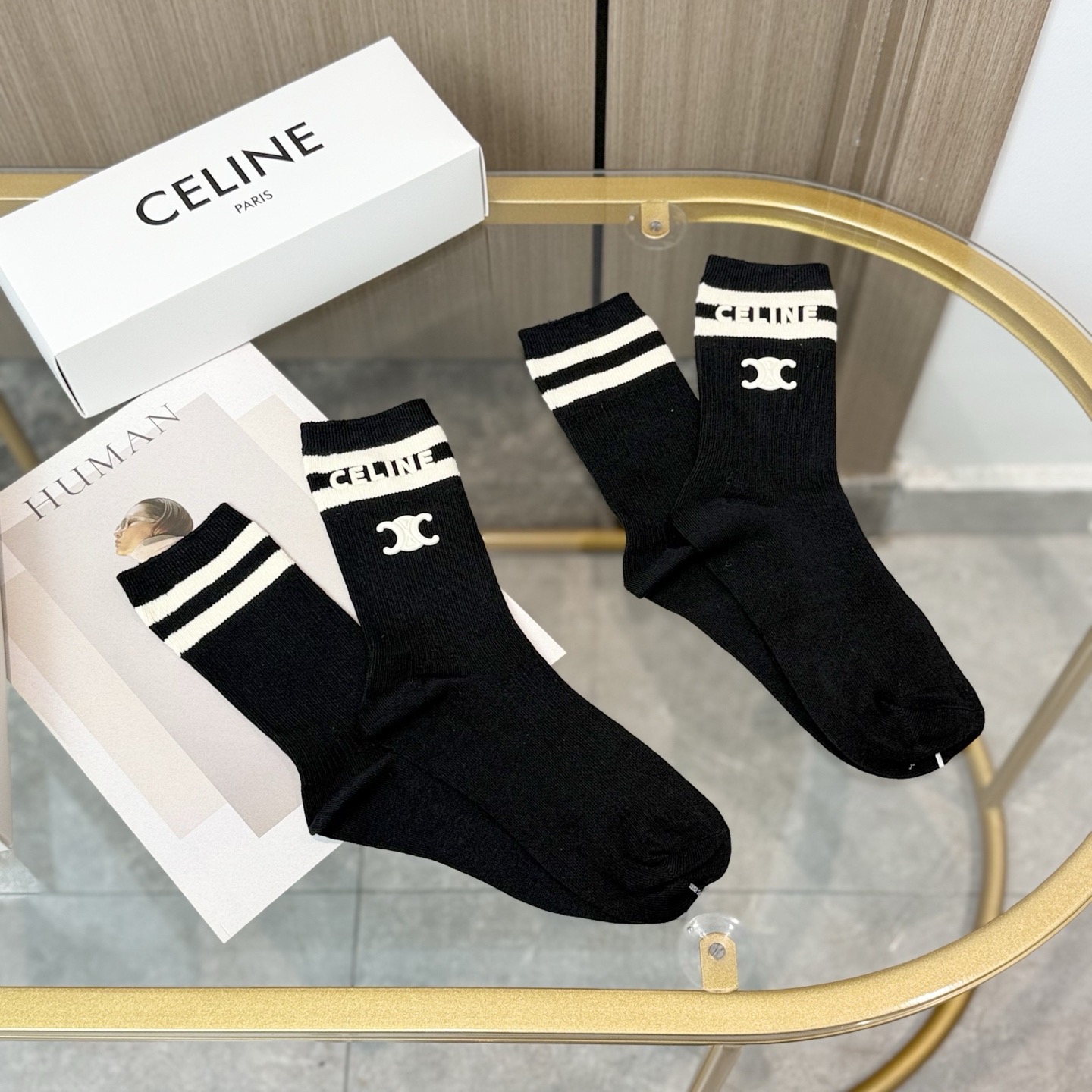 配包装【一盒二双】🌟Celine赛琳 爆款中筒袜🌟高版本 ～好看到爆炸 欧美大牌中筒袜🔥🌟潮人必不能少的