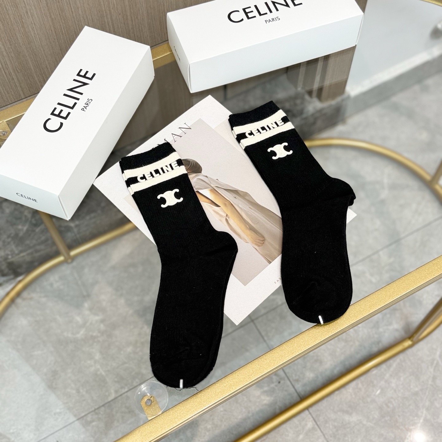 配包装【一盒二双】🌟Celine赛琳 爆款中筒袜🌟高版本 ～好看到爆炸 欧美大牌中筒袜🔥🌟潮人必不能少的