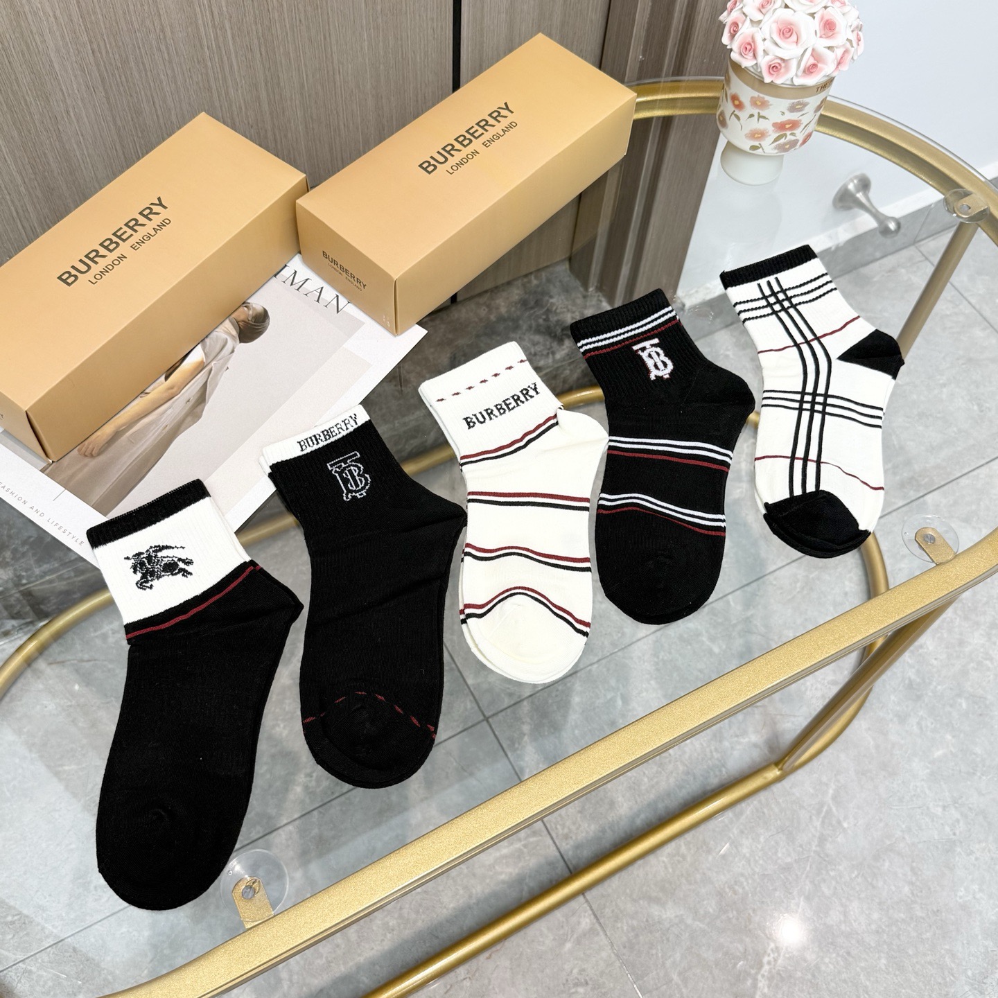 配包装【一盒五双】巴宝莉专柜最新款巴格中筒袜子❗️巴家专柜同步中筒袜，经典网红爆款袜子INS高端潮袜超抢