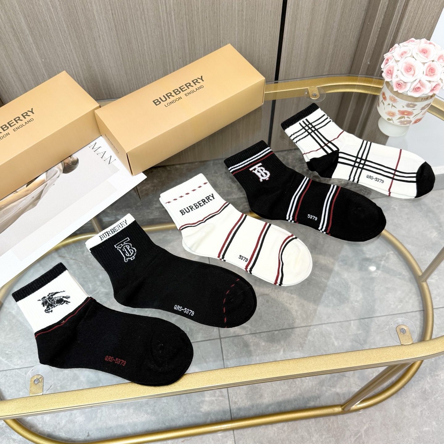 配包装【一盒五双】巴宝莉专柜最新款巴格中筒袜子❗️巴家专柜同步中筒袜，经典网红爆款袜子INS高端潮袜超抢