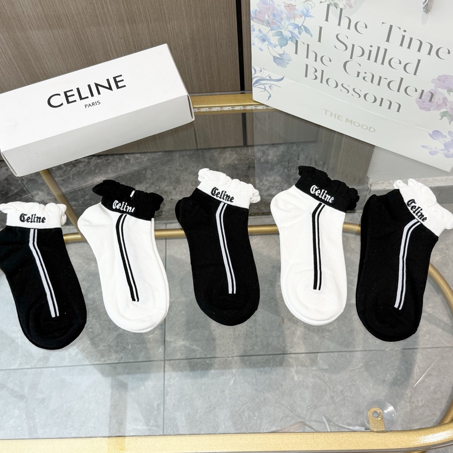 配包装【一盒五双】🌟Celine赛琳 爆款船袜🌟高版本 ～好看到爆炸 欧美大牌船袜🔥🌟潮人必不能少的专柜