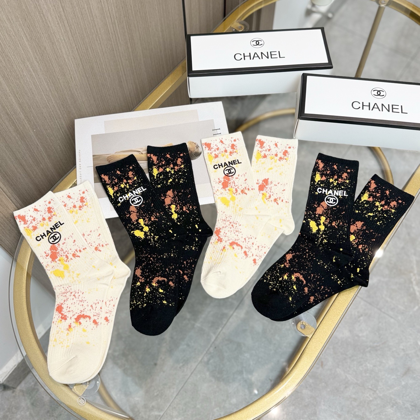 配包装【一盒四双】🌟CHANEL香奈儿 爆款中筒袜🌟高版本 ～好看到爆炸 欧美大牌中筒袜🔥🌟潮人必不能少