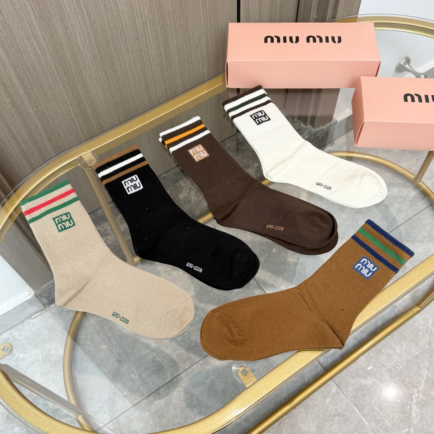 配包装【一盒四双】miumiu · 缪缪❗️高品质🔥超级爆款网红袜子❗️miu家官网同步饰品字母中筒袜，
