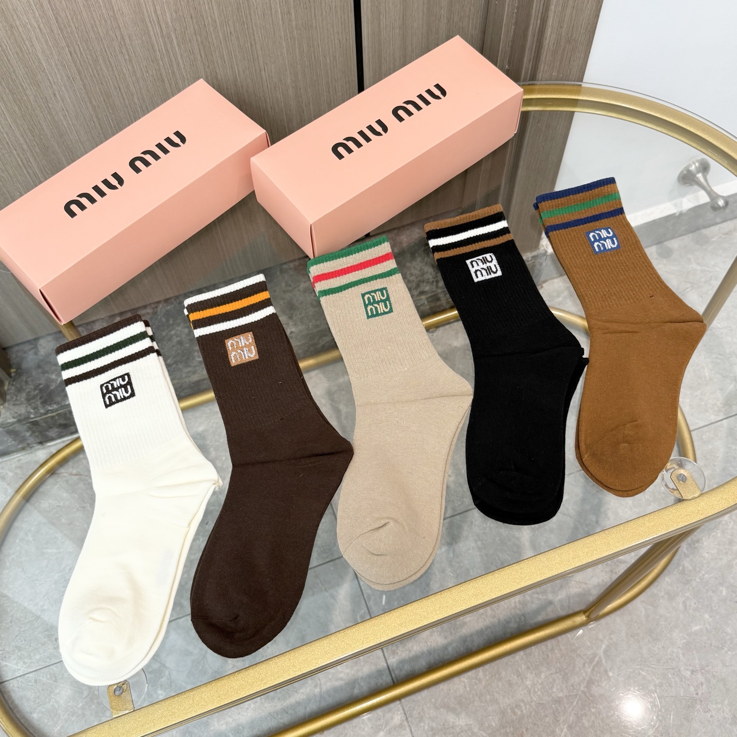 配包装【一盒四双】miumiu · 缪缪❗️高品质🔥超级爆款网红袜子❗️miu家官网同步饰品字母中筒袜，