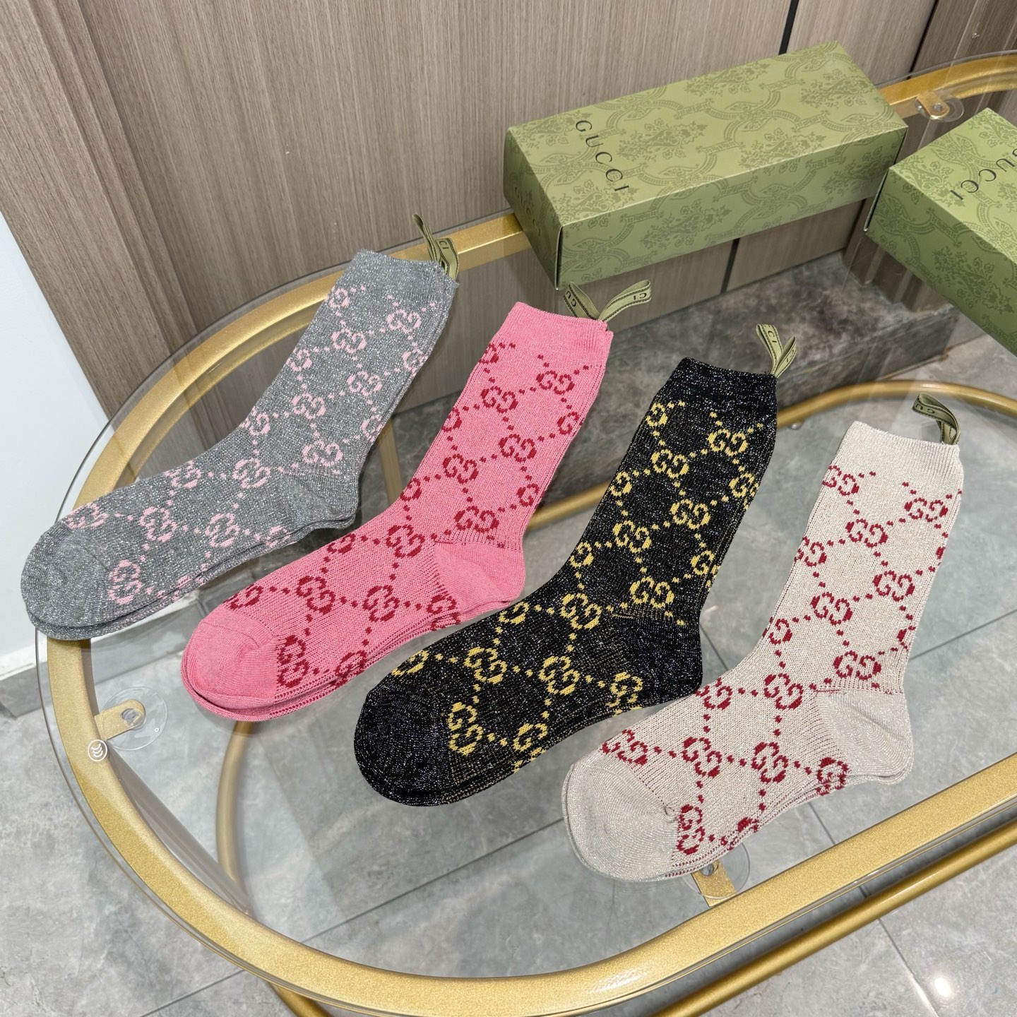 配包装【一盒四双】🔥 Gucci 古奇GG限量系列～Gucci的GG系列都没有让人失望过，这次运动风格展