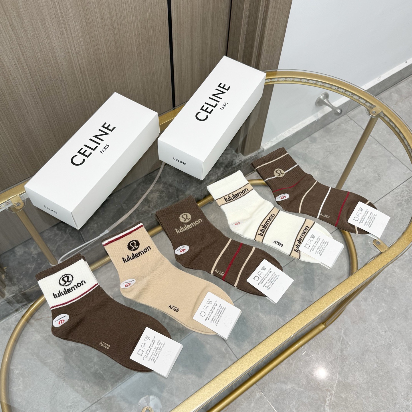 NO:554924,Comes with packaging [five pairs in a box] European and American big-name LuLu, popular European and American big-name mid-calf socks for men and women. It is a must-have counter purchase for trendy people. High-quality high-tube socks, which are super stylish when paired together. They are so fashionable~~ Recommended, recommended, recommended~~ A must-have fashionable item!  !  !  socks, stockings, socks, socks19860909配包装【一盒五双】欧美大牌 LuLu好看到爆炸欧美大牌中筒袜男女款潮人必不能少的专柜代购品质高筒袜子 ,搭配起来超高逼格 时髦度爆表啊啊啊啊～～推荐推荐推荐～～必入时髦小单品！！！袜子,丝袜,袜子,socks,accessory