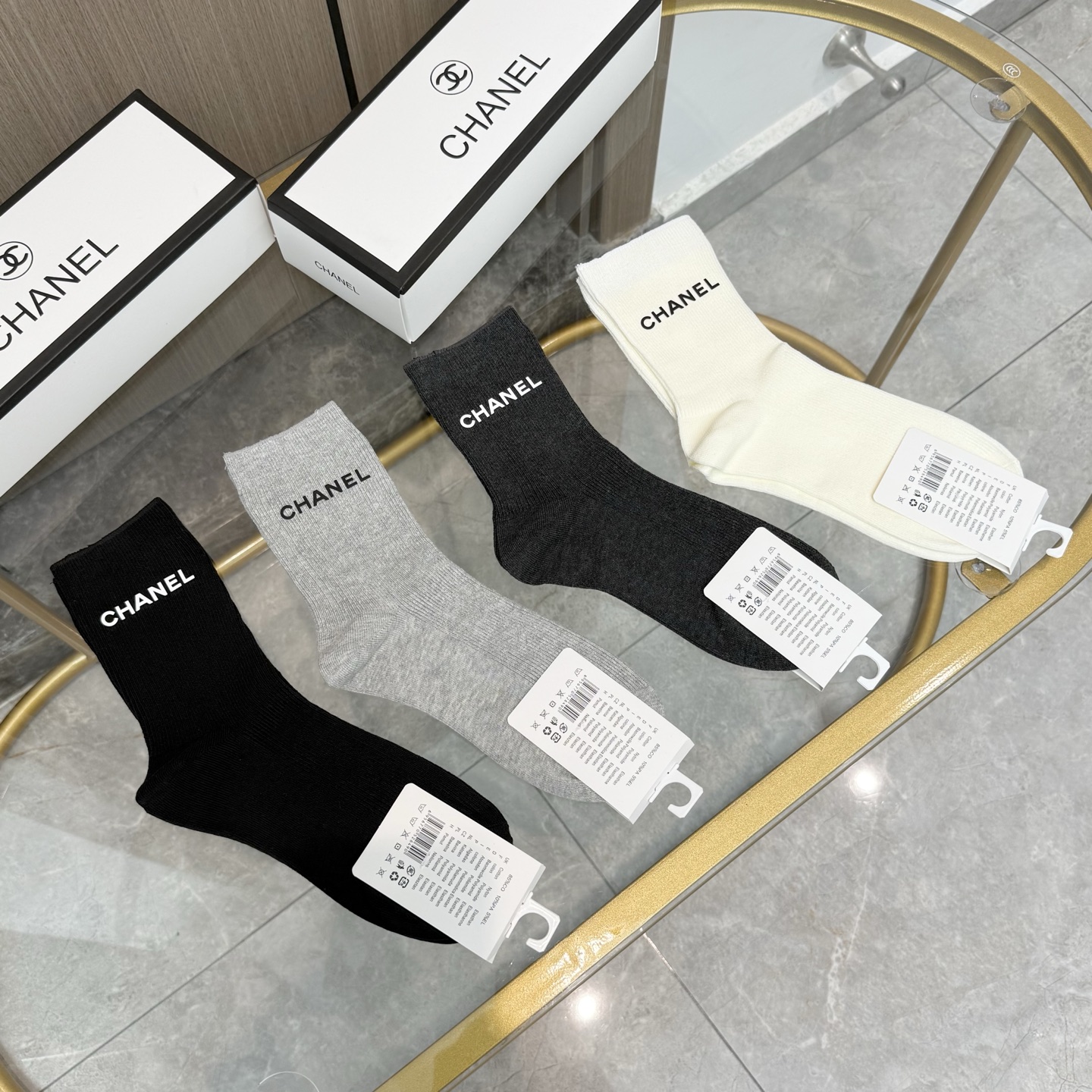 NO:584397,Comes with packaging [four pairs in a box] CHANEL Chanel high version ~ Look great. CHANEL socks double-needle hot-printed mid-calf socks, ultra-exquisite and fashionable, must-have high-quality mid-calf socks purchased at CHANEL counters. They match with super high style and are extremely fashionable~~ Recommended, recommended, recommended~~ must-have fashionable small items!  !  !  socks, stockings, socks, chanel, chanel, socks19860909配包装【一盒四双】CHANEL 香奈儿高版本 ～好看到爆炸 CHANEL 袜子双针烫印中筒袜,超精致潮人必不能少的 CHANEL 专柜代购品质 中筒袜子 ,搭配起来超高逼格 时髦度爆表啊啊啊啊～～推荐推荐推荐～～必入时髦小单品！！！袜子,丝袜,袜子,chanel,chanel,socks,accessory