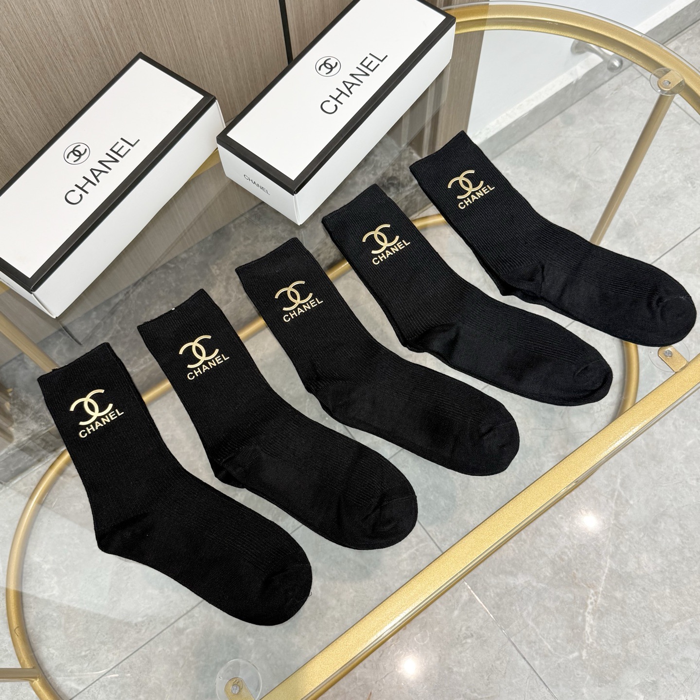 NO:584837,Comes with packaging [five pairs in a box] CHANEL Chanel high version ~ It looks so good. CHANEL socks double-needle hot-printed cashmere mid-calf socks, super soft and waxy, a must-have for fashionistas. CHANEL counter-purchased high-quality mid-calf socks, which are super stylish when paired with them. They are so fashionable~~ Recommended, recommended, recommended~~ A must-have fashionable item!  !  !  socks, stockings, socks, chanel, chanel, socks19860909配包装【一盒五双】CHANEL 香奈儿高版本 ～好看到爆炸 CHANEL 袜子双针烫印羊绒中筒袜,超软糯潮人必不能少的 CHANEL 专柜代购品质 中筒袜子 ,搭配起来超高逼格 时髦度爆表啊啊啊啊～～推荐推荐推荐～～必入时髦小单品！！！袜子,丝袜,袜子,chanel,chanel,socks,accessory
