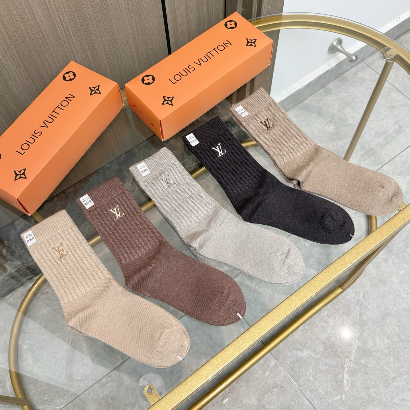 NO:584825,Comes with packaging [five pairs in one box] LV Louis Vuitton high version ~ LV socks and cashmere socks are so good to look at, super soft and waxy, a must-have for fashionistas. LV counter-purchased quality mid-calf socks, super stylish when paired together, ahhhhhhhhhhhhhhhhhhhhhhhhhhhhhhhhhhhhhhhhhhhhhhhhhhhhhhhhhhhhhhhhhhhhhhhhhhhhhhhhhhhhhhhhhs?  !  !  socks, stockings, socks, louis vuitton, louis vuitton, socks19860909配包装【一盒五双】LV 路易威登 高版本 ～好看到爆炸 LV 袜子羊绒袜,超软糯潮人必不能少的 LV 专柜代购品质 中筒袜子 ,搭配起来超高逼格 时髦度爆表啊啊啊啊～～推荐推荐推荐～～必入时髦小单品！！！袜子,丝袜,袜子,louis vuitton,louis vuitton,socks,accessory