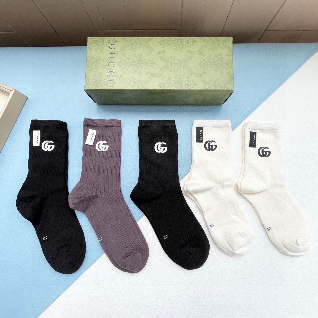 NO:585364,Comes with packaging [five pairs in a box] GuccI · Gucci high-quality super popular Internet celebrity socks G family official website synchronized jewelry letter socks, recommended by ins stars and Internet celebrities, extremely popular pure cotton material, light, soft and breathable, suitable for all seasons, European and American big-name street essential socks, stockings, socks, gucci, gucci, socks19860909配包装【一盒五双】GuccI · 古奇高品质超级爆款网红袜子G家官网同步饰品字母中筒袜,ins明星网红推荐火爆至极纯棉材质,轻薄柔软透气,四季通用,欧美大牌街头必备袜子,丝袜,袜子,gucci,gucci,socks,accessory
