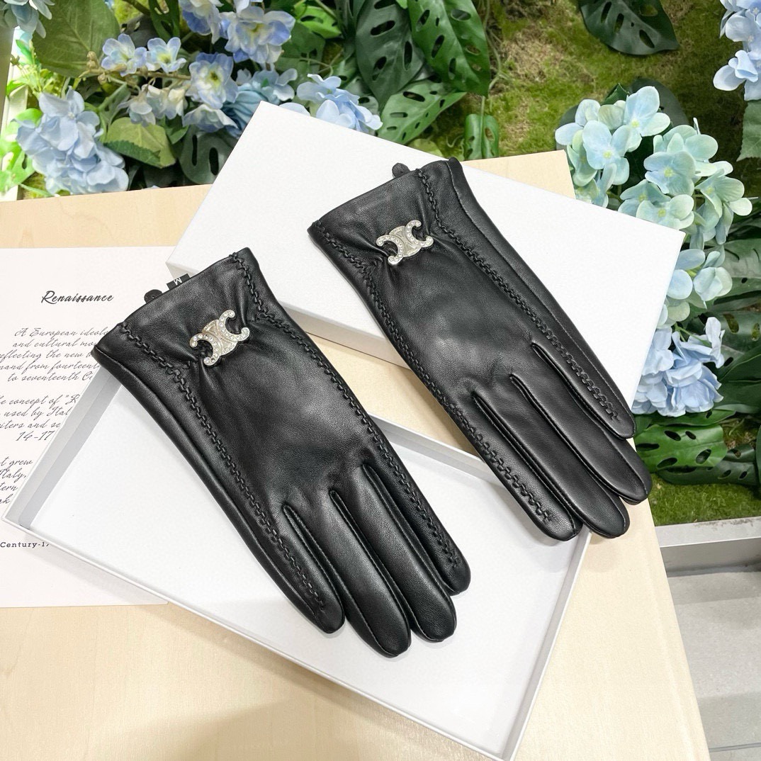 NO:602475,Comes with packaging of the new exclusive first touch screen gloves. CELINE Celine (original quality) official website synchronizes women's new high-end sheepskin gloves. The goddess's first choice. Don't miss 100% imported sheepskin. The leather is fine and soft. Look for the imported sheepskin with a special feel and cashmere lining for better warmth. The original customized hardware is exquisite and top-notch workmanship. No detail is spared. M L gloves, gloves, celine, celine, sheepskin, gloves19860909配包装新款独家首发触屏手套 CELINE赛琳（原单品质）官网同步女士新款高档羊皮手套女神首选 不可错过百分百选用进口羊皮 皮质细腻柔软 认准进口羊皮特有手感羊绒内里保暖更佳 原版定制五金精致顶级做工任何细节都不放过码数Ｍ L手套,手套,celine,celine,sheepskin,gloves,accessory