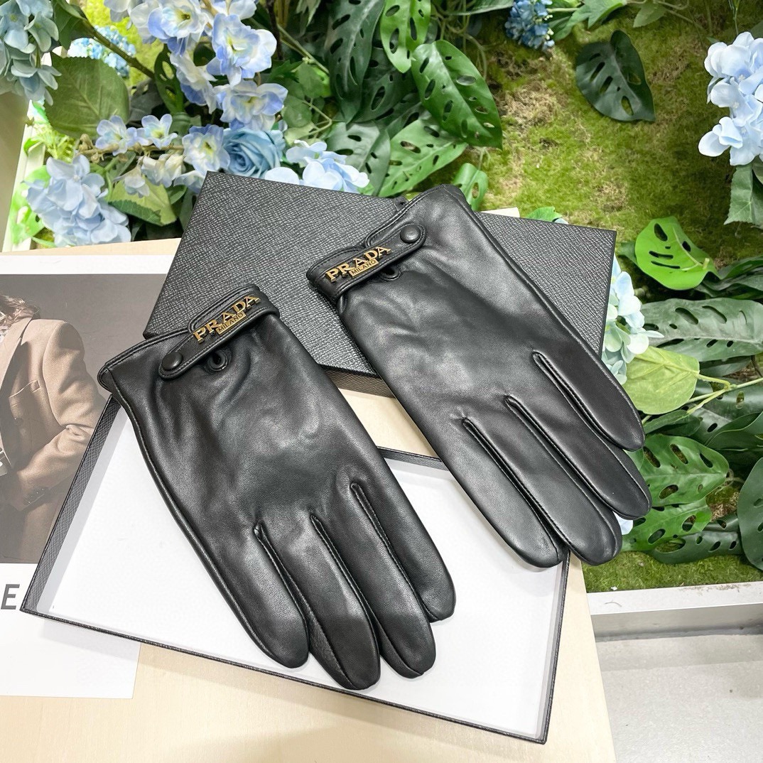 NO:602492,Comes with packaging for men's new exclusive first touch screen gloves Men's Gloves Prada Men's [Original Quality] The official website syncs with men's new high-end sheepskin gloves. Don't miss it. 100% imported sheepskin is used. The leather is fine and soft. Pay attention to the imported sheepskin with its unique feel and cashmere lining for better warmth. Original custom hardware and top-notch workmanship. No detail is spared. Authentic opening size XL XXL gloves, gloves, prada, sheepskin, gloves19860909配包装男款新款独家首发触屏手套 男士手套普拉达男款【原单品质】官网同步男士新款高档羊皮手套不可错过百分百选用进口羊皮 皮质细腻柔软 认准进口羊皮特有手感羊绒内里保暖更佳 原版定制五金顶级做工任何细节都不放过正品开版 码数XL XXL手套,手套,prada,sheepskin,gloves,accessory