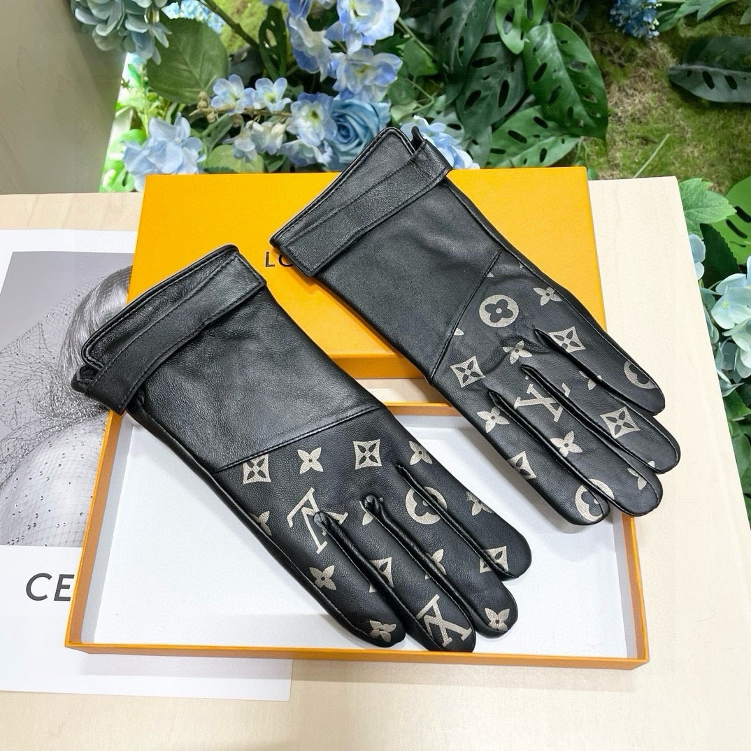 NO:602523,Comes with packaging, women's new style, exclusive first touch screen women's gloves LV [original order quality] official website synchronizes women's new high-end sheepskin gloves, the first choice of goddess Jimei. Don't miss 100% imported sheepskin. The leather is fine and soft. Pay attention to the imported sheepskin, which has a special feel and cashmere lining to keep warm. Top-notch workmanship. No details are spared. Authentic open version. One-to-one counters, one-size-fits-all gloves, gloves, louis vuitton, sheepskin, gloves.19860909配包装女款新款独家首发触屏女款手套LV【原单品质】官网同步女士新款高档羊皮手套女神集美们首选 不可错过百分百选用进口羊皮 皮质细腻柔软 认准进口羊皮特有手感羊绒内里保暖更佳 顶级做工任何细节都不放过正品开版 专柜一比一 码数均码手套,手套,louis vuitton,sheepskin,gloves,accessory