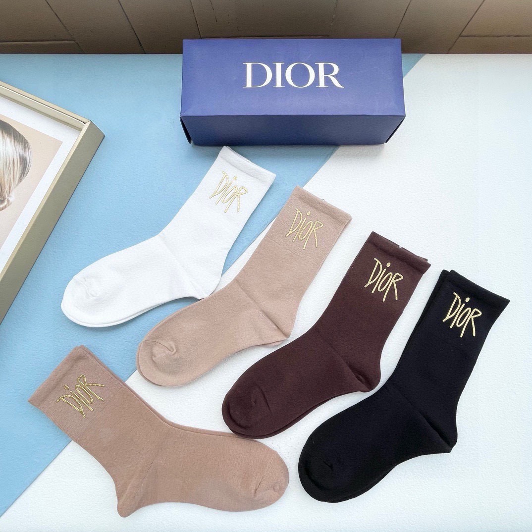 配包装【一盒五双】DIOR · 迪奥 D 家新品烫金纯黑短筒男女款袜子❗️专柜同步长袜，超级经典的D家标