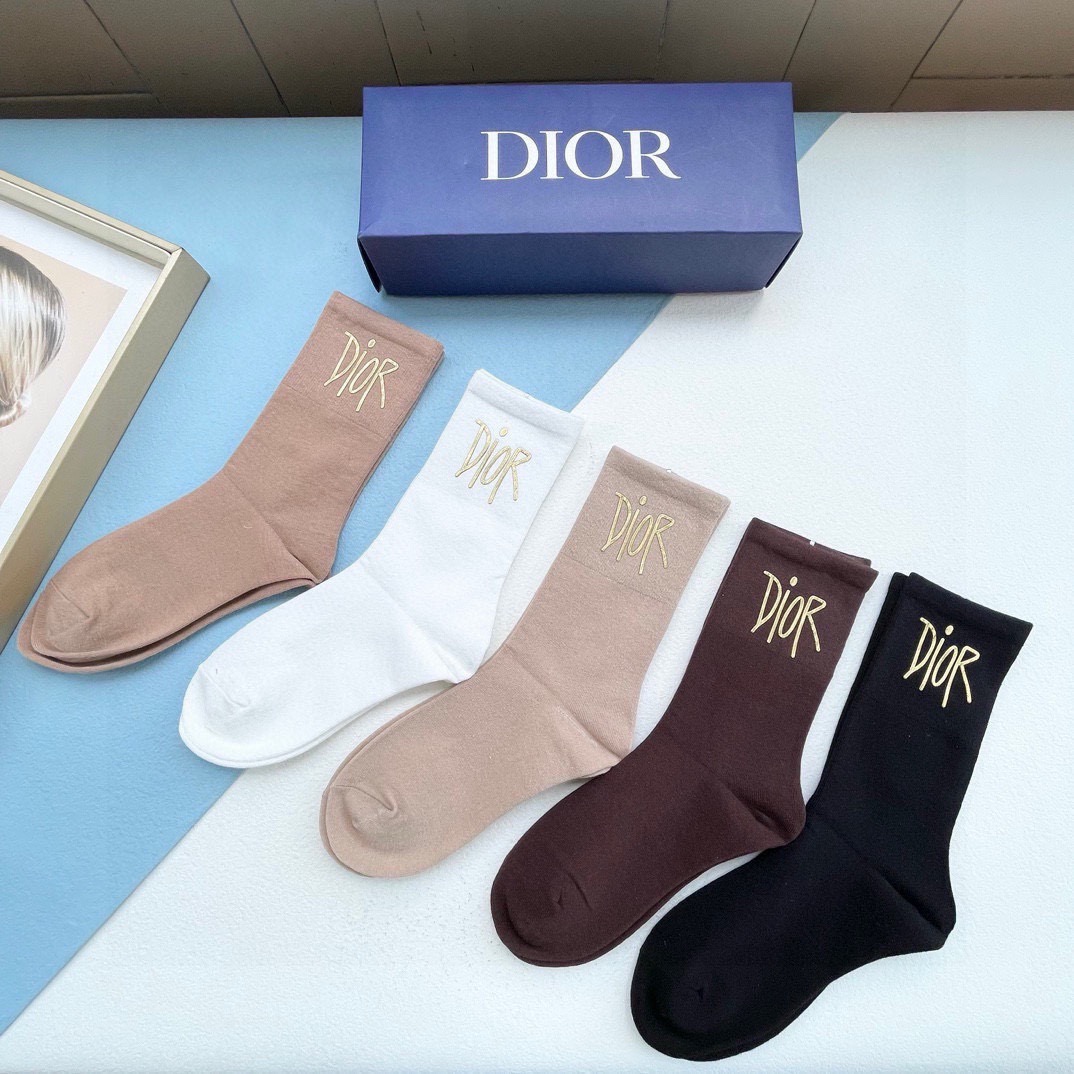 配包装【一盒五双】DIOR · 迪奥 D 家新品烫金纯黑短筒男女款袜子❗️专柜同步长袜，超级经典的D家标
