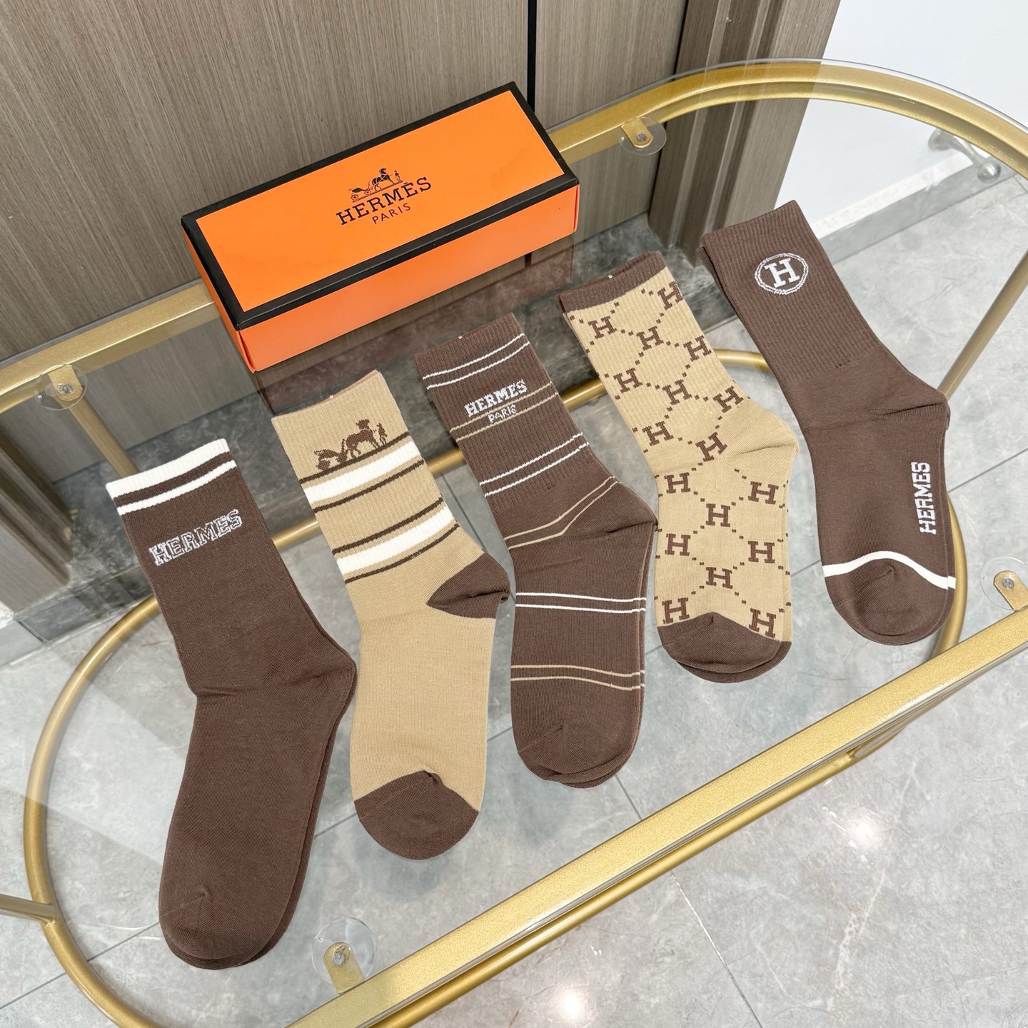 配包装 【一盒五双】HERMER · 爱马仕经典中筒袜子❗️纯棉面料，专柜同步上新，袜身提花H品牌字母全