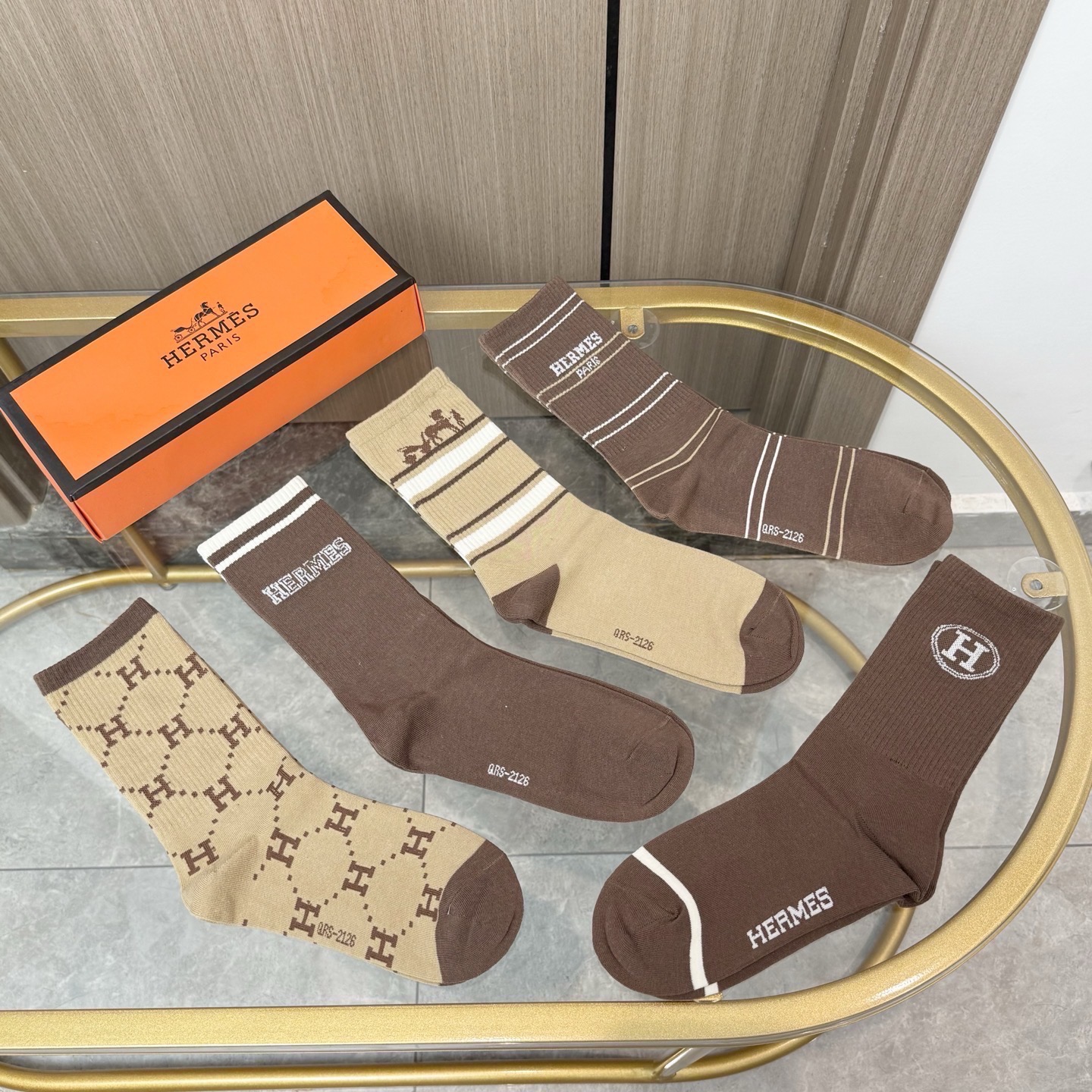 配包装 【一盒五双】HERMER · 爱马仕经典中筒袜子❗️纯棉面料，专柜同步上新，袜身提花H品牌字母全