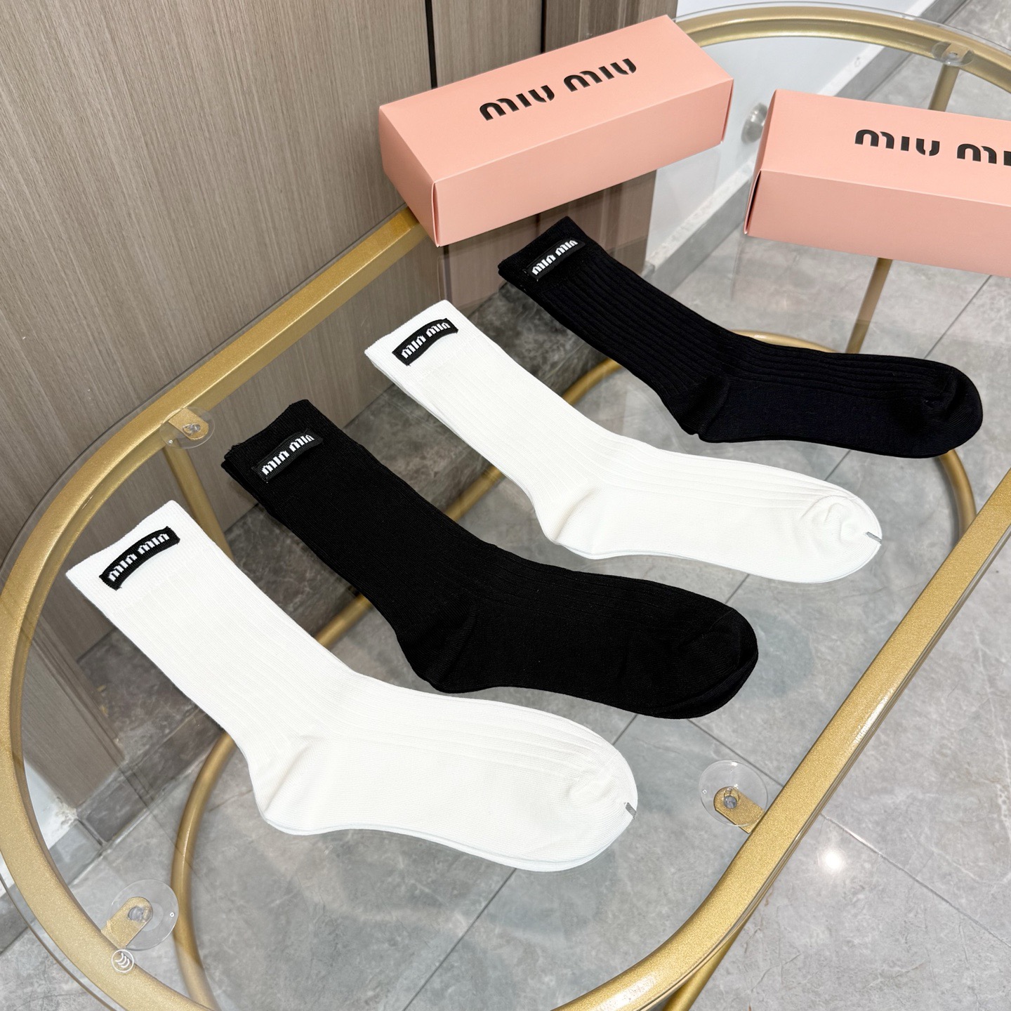 配包装【一盒四双】miumiu · 缪缪❗️高品质🔥超级爆款网红袜子❗️miu家官网同步饰品字母中筒袜，
