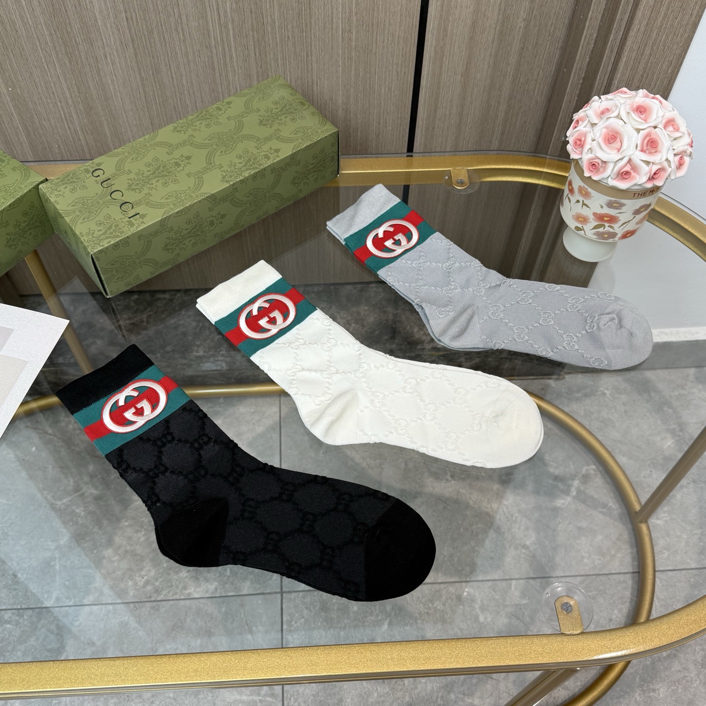 配包装【一盒三双】🌟GUCCI 古奇 爆款中筒袜🌟高版本 ～好看到爆炸 欧美大牌中筒袜🔥🌟潮人必不能少的