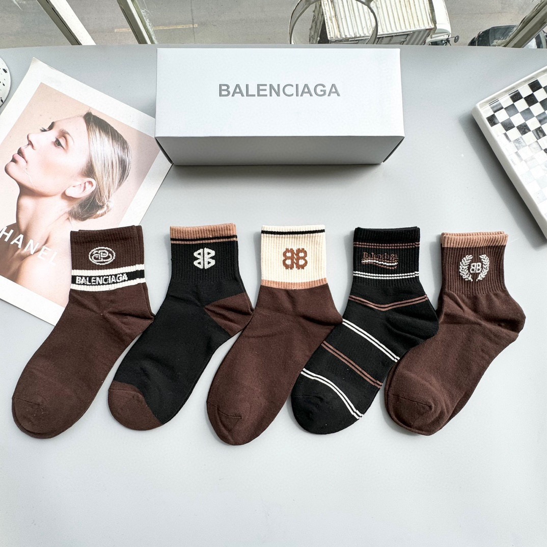 配包装【一盒五双】BALENCIAGA · 巴黎世家🌟 高品质🔥好看到爆炸欧美大牌中筒袜🔥男女款🌟潮人必