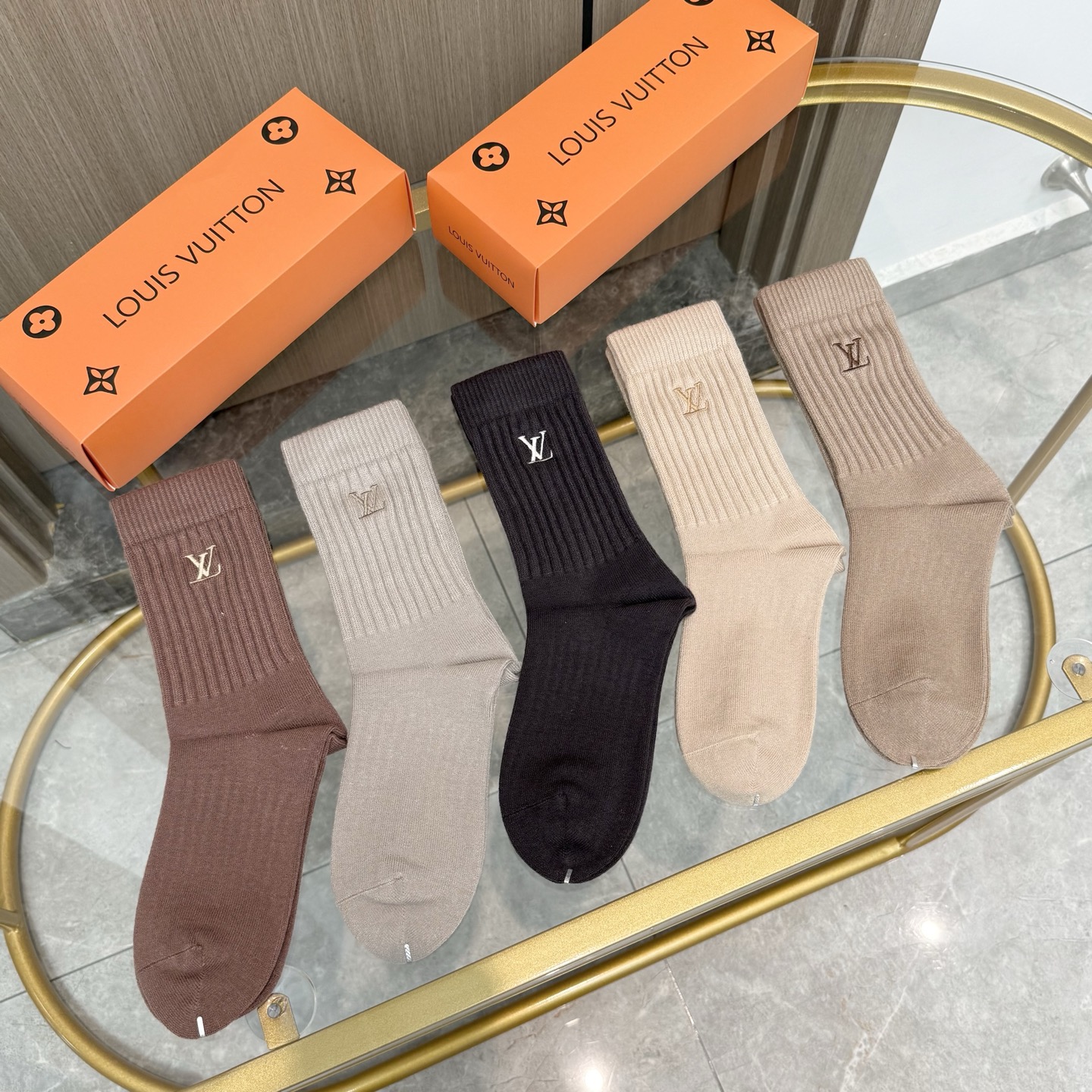 配包装【一盒五双】LV 路易威登 高版本 ～好看到爆炸 LV 袜子🔥羊绒袜，超软糯🔥🔥潮人必不能少的 L