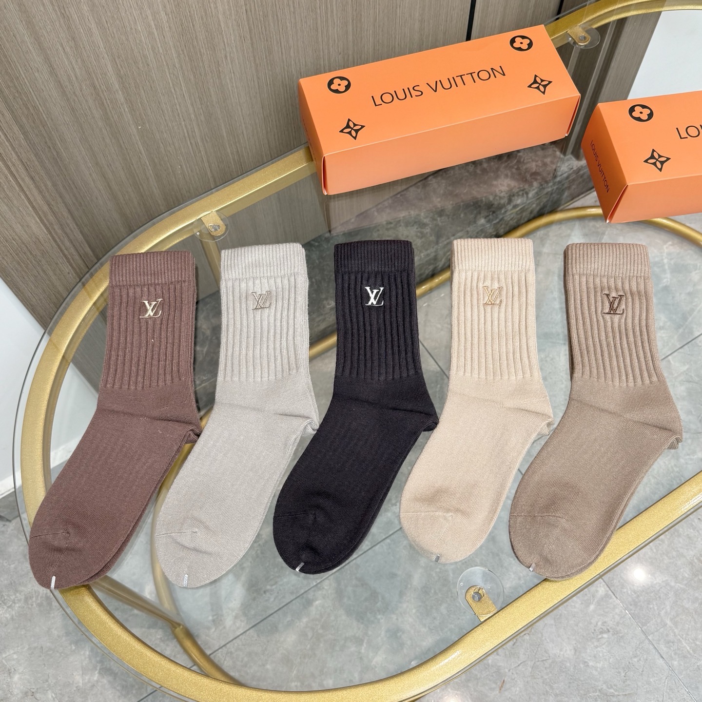 配包装【一盒五双】LV 路易威登 高版本 ～好看到爆炸 LV 袜子🔥羊绒袜，超软糯🔥🔥潮人必不能少的 L