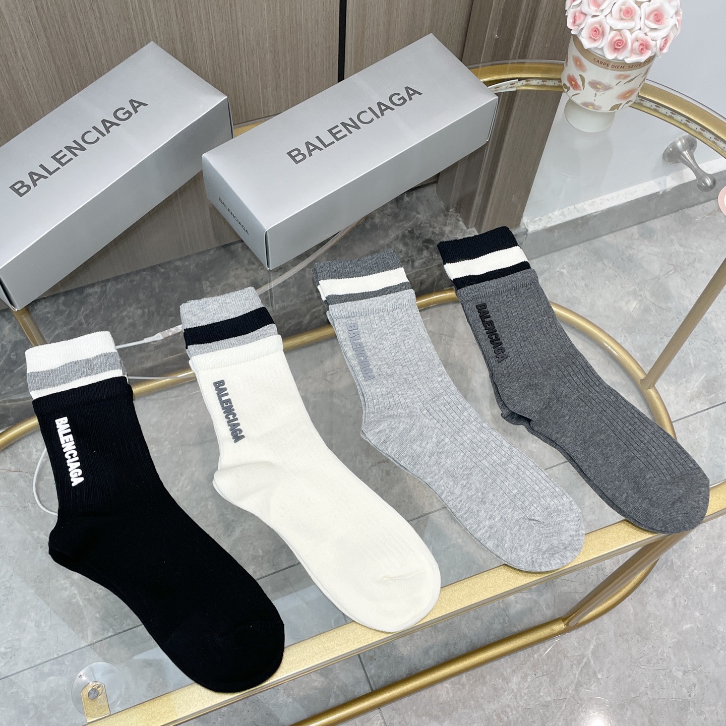 配包装【一盒四双】BALENCIAGA · 巴黎世家 ❗️超级爆款网红袜子 巴黎家官网同步硅胶字母小腿袜