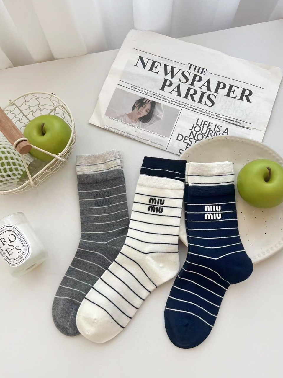 配包装【一盒三双】miumiu · 缪缪❗️高品质🔥超级爆款网红袜子❗️miu家官网同步饰品字母中筒袜，