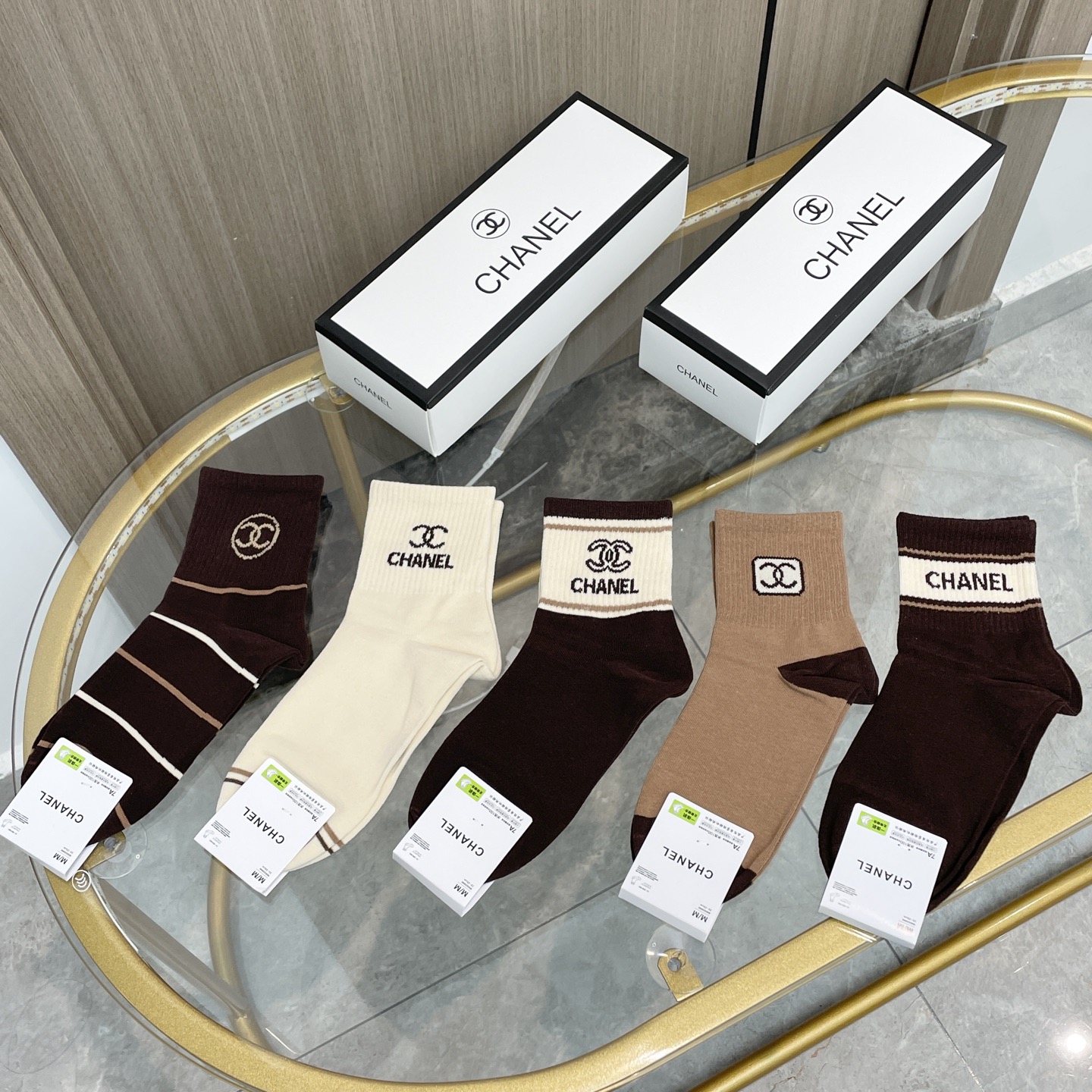 配包装【一盒五双】🌟Chanel 香奈儿 爆款卡中筒袜🌟高版本 ～好看到爆炸 欧美大牌中筒袜🔥🌟潮人必不