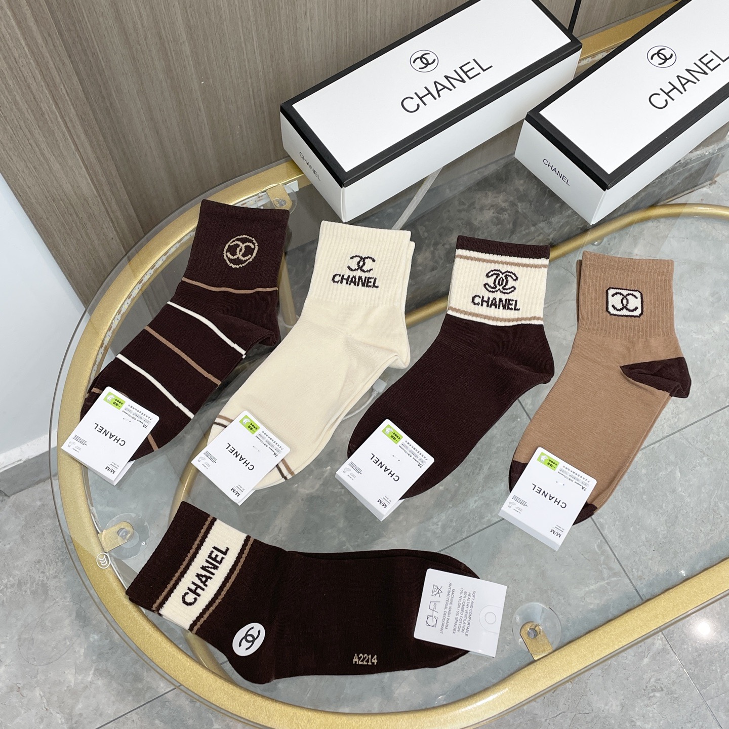 配包装【一盒五双】🌟Chanel 香奈儿 爆款卡中筒袜🌟高版本 ～好看到爆炸 欧美大牌中筒袜🔥🌟潮人必不