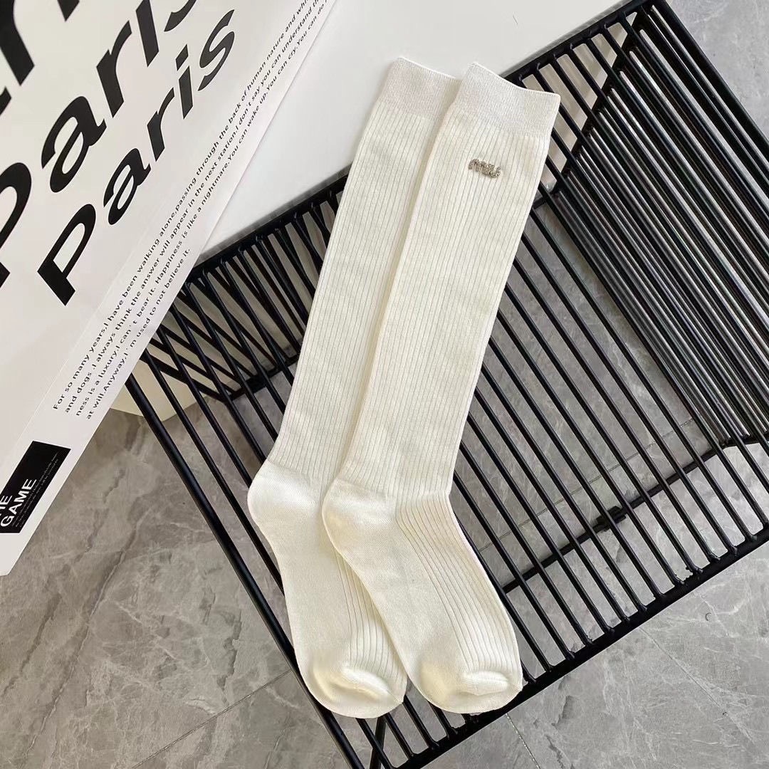 配包装【一盒四双】MIUMIU · 缪缪❗️超级爆款网红袜子❗️MIUMIU官网同步字母小腿袜，ins明